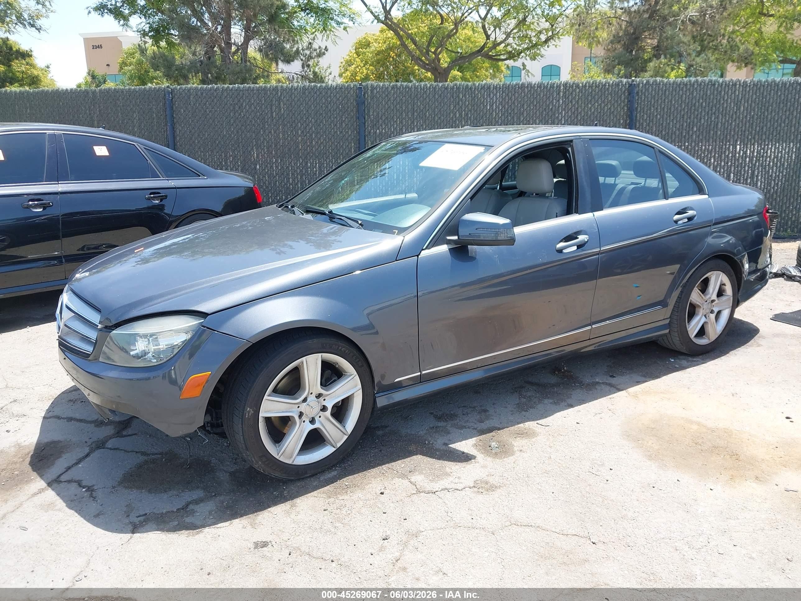2011 Mercedes-benz C 300 Sport Серый vin: WDDGF5EB2BR176881
