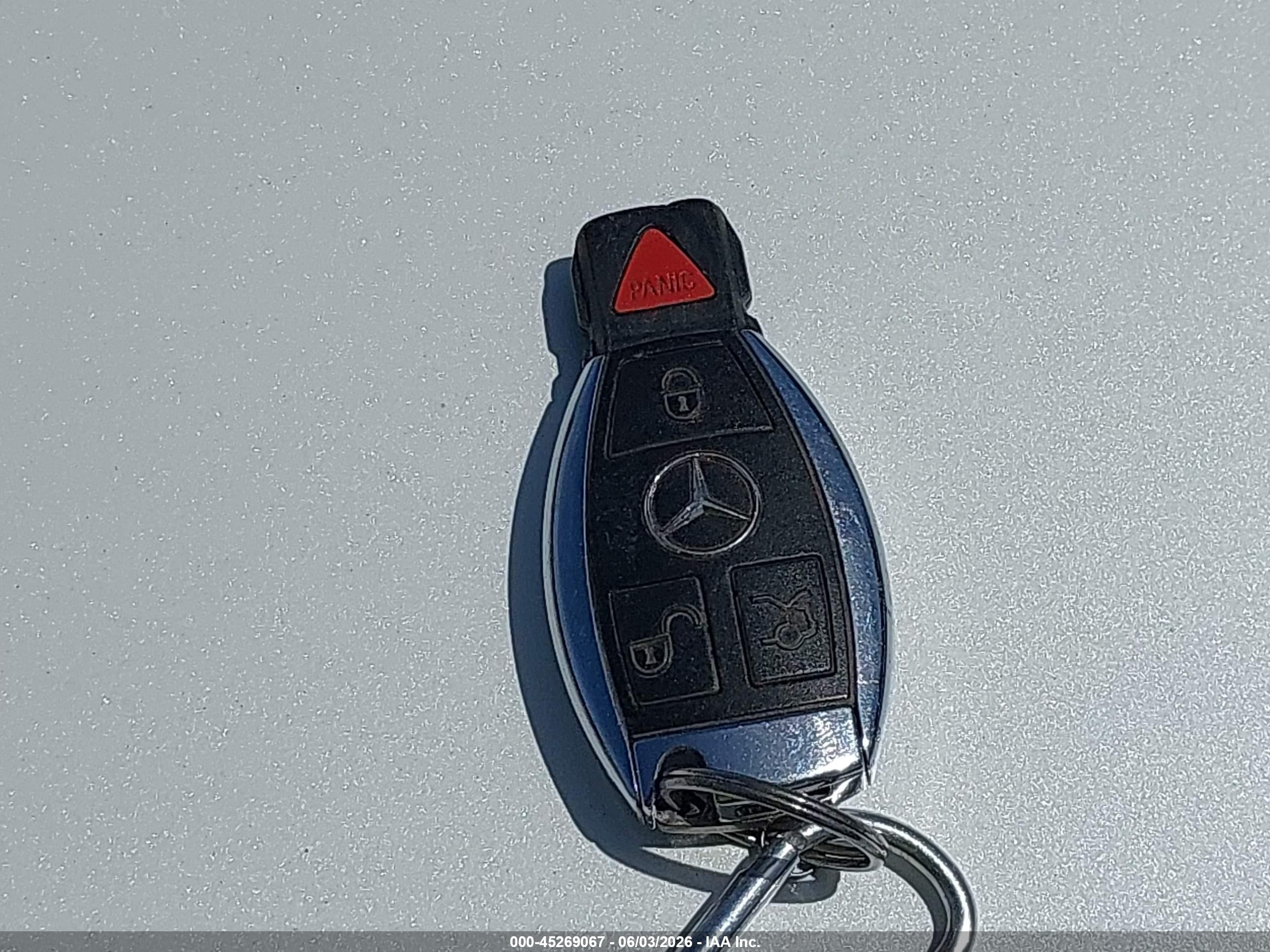 2011 Mercedes-benz C 300 Sport Серый vin: WDDGF5EB2BR176881