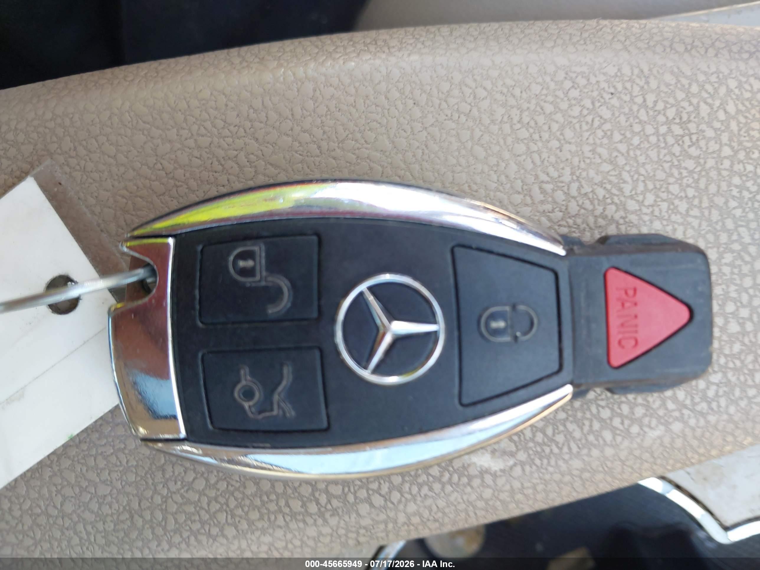 2010 Mercedes-benz C 300 Sport Белый vin: WDDGF5EB3AA394275