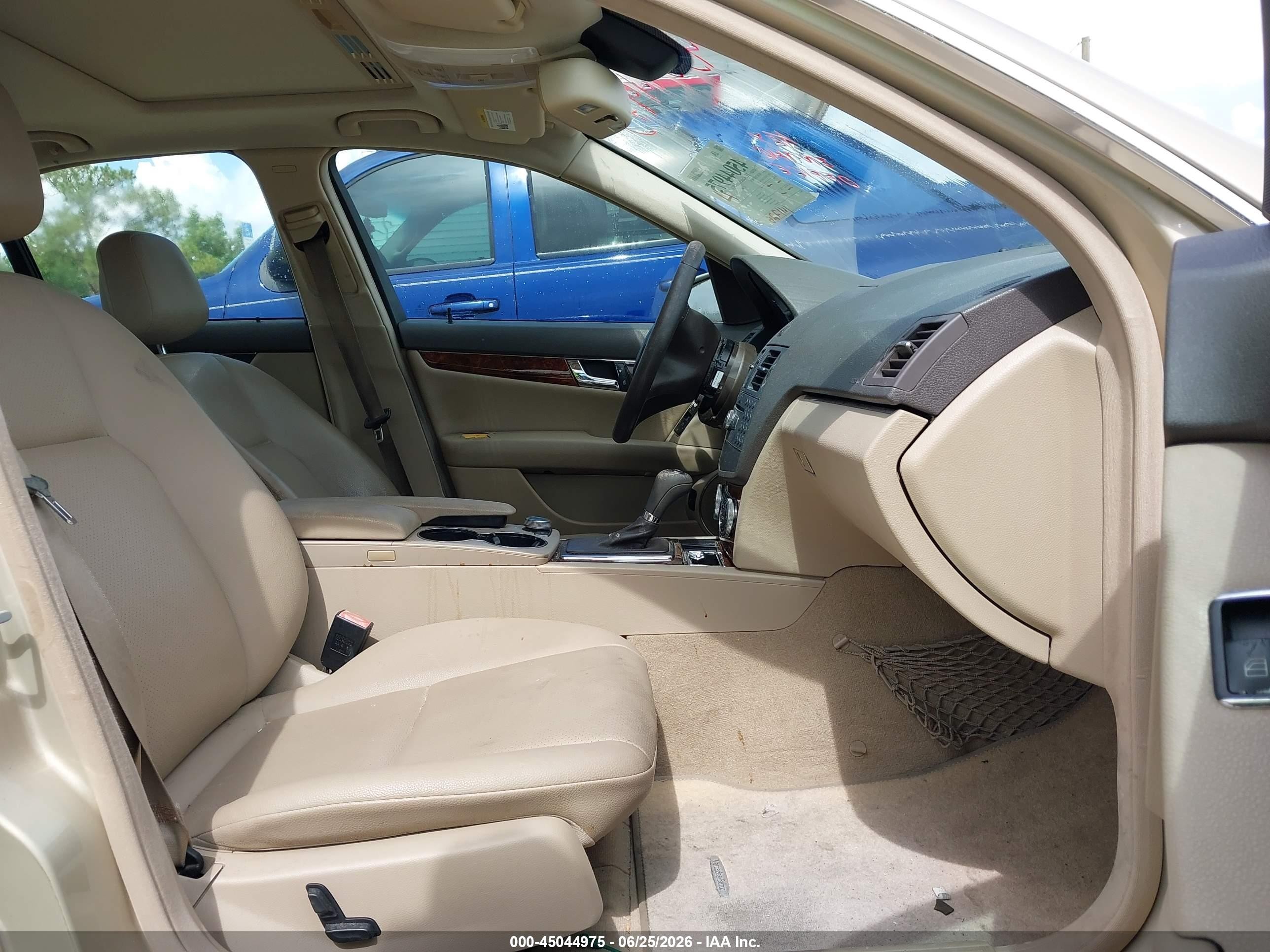 2010 Mercedes-benz C 300 Luxury Tan vin: WDDGF5EB3AF416715