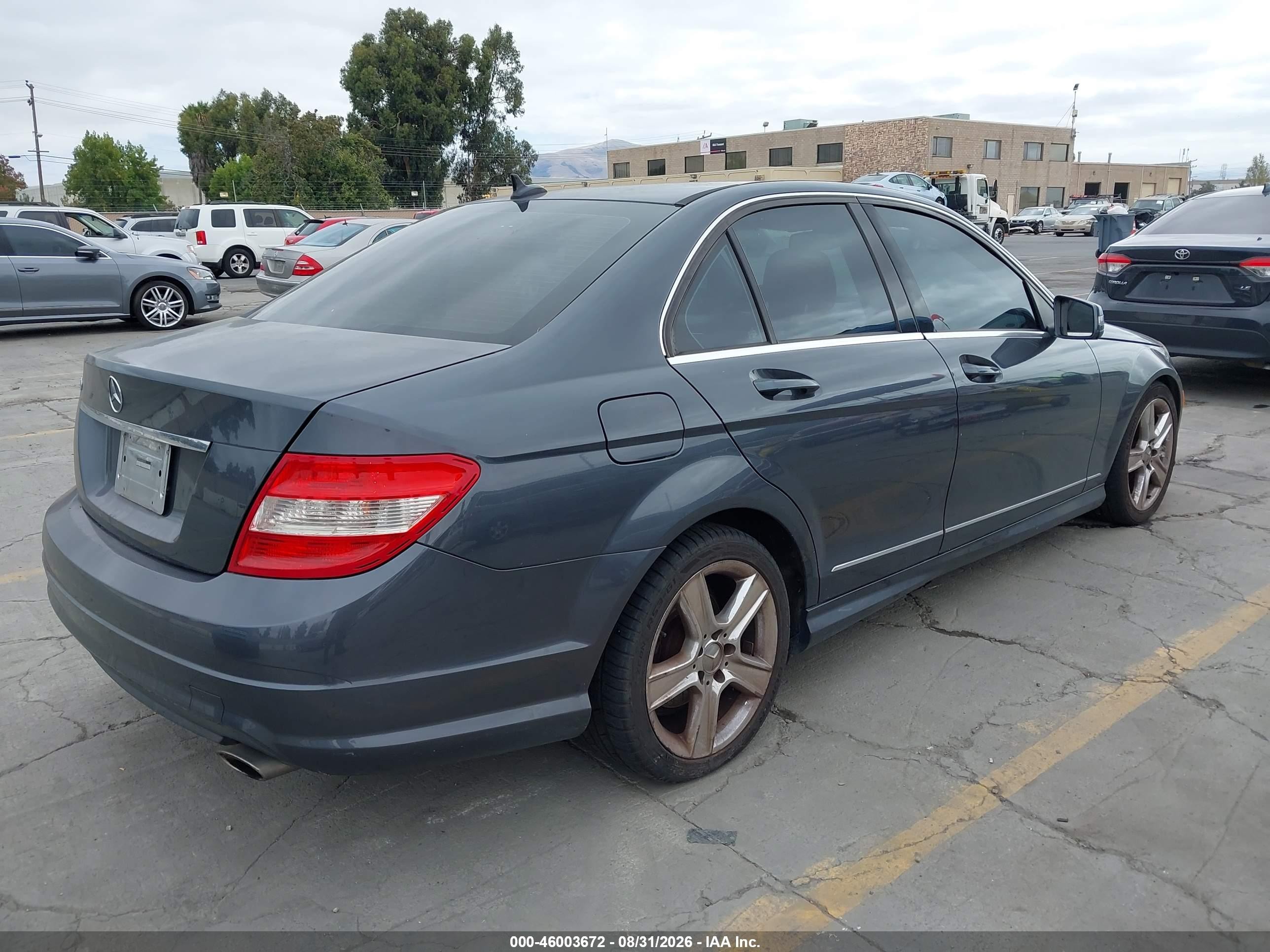 2010 Mercedes-benz C 300 Luxury/sport Gray vin: WDDGF5EB3AR092955