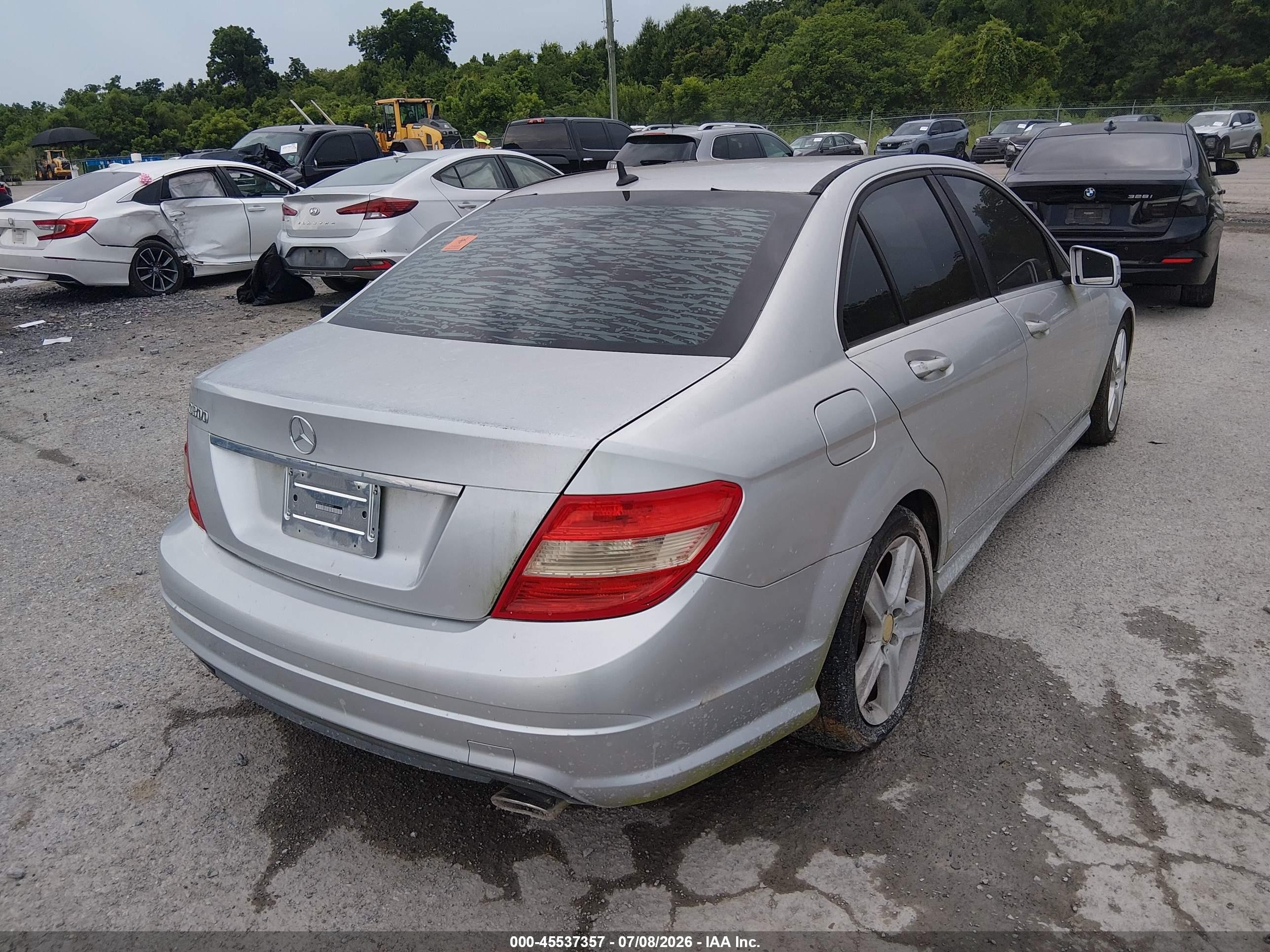 2010 Mercedes-benz C 300 Luxury/sport Silver vin: WDDGF5EB3AR098027