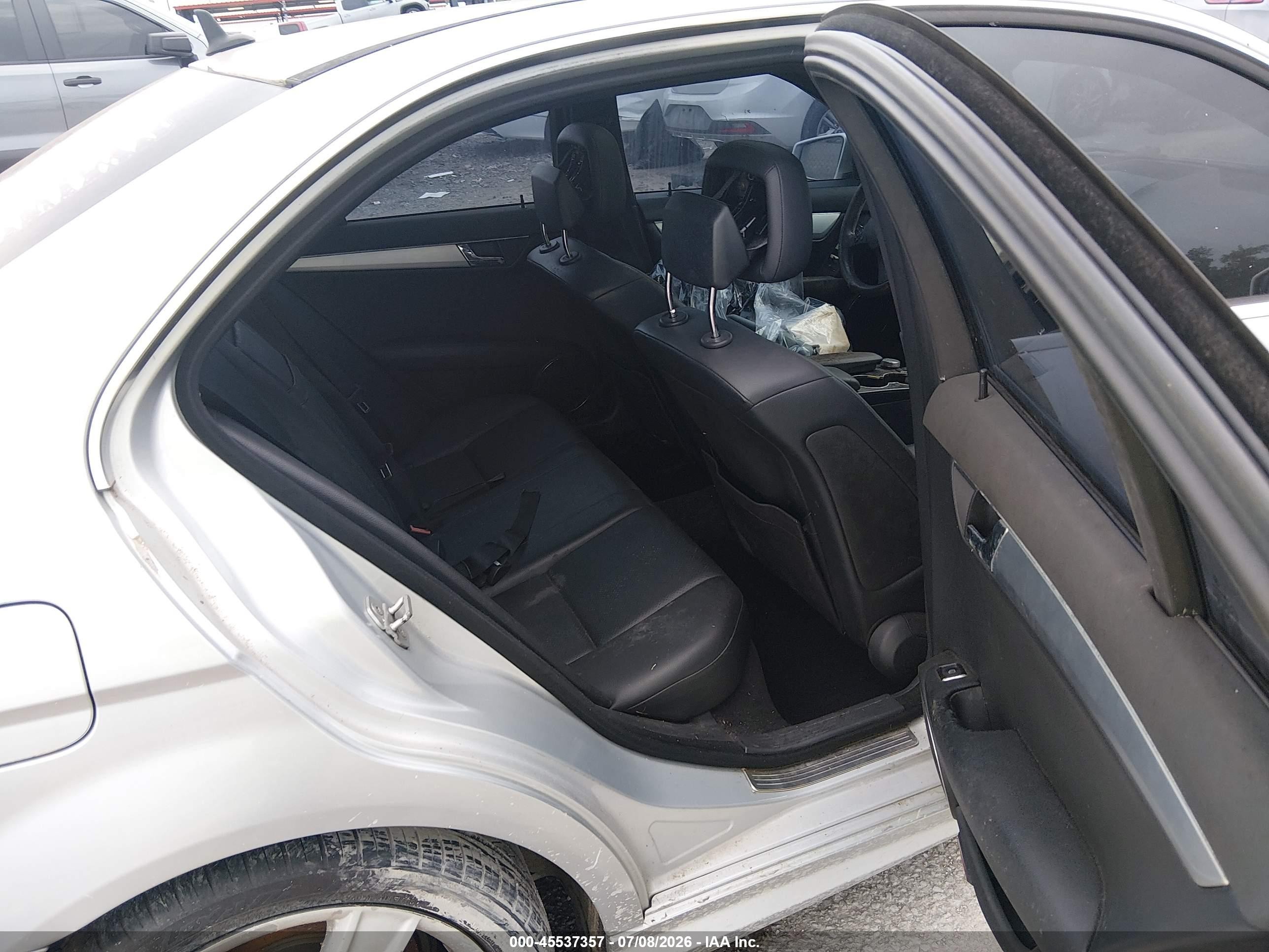 2010 Mercedes-benz C 300 Luxury/sport Silver vin: WDDGF5EB3AR098027