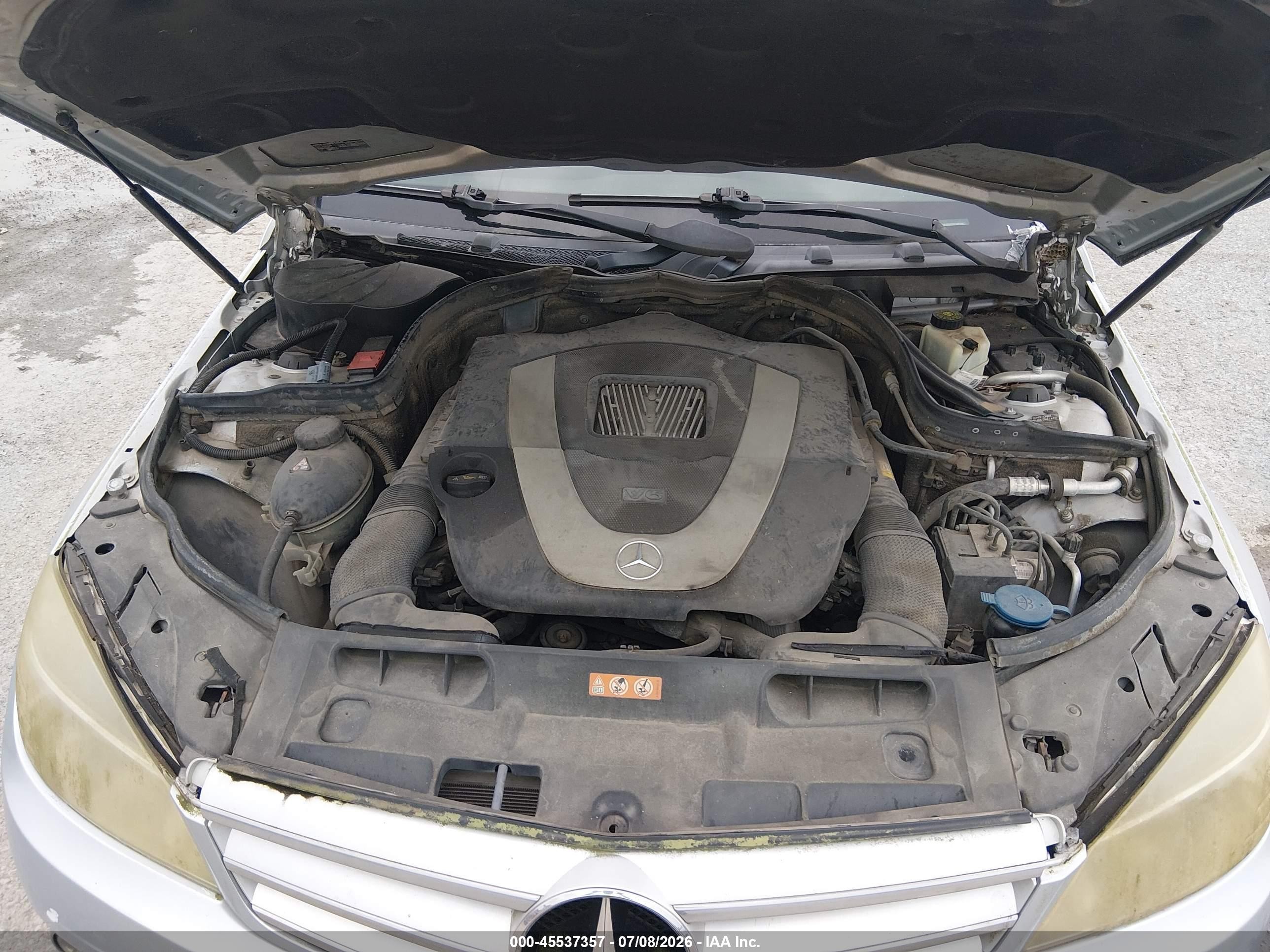 2010 Mercedes-benz C 300 Luxury/sport Silver vin: WDDGF5EB3AR098027