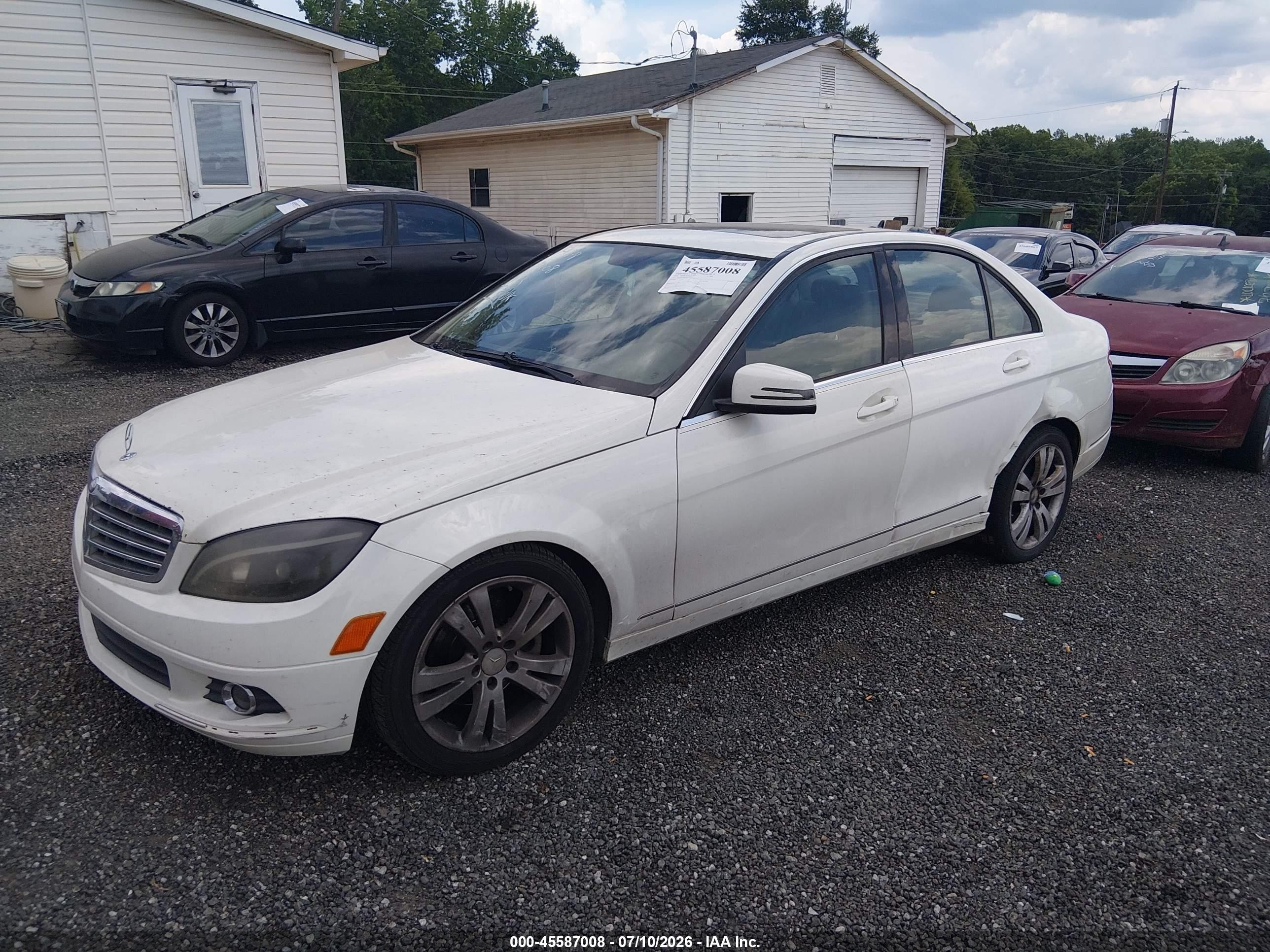 2010 Mercedes-benz C 300 Luxury/sport White vin: WDDGF5EB3AR102111