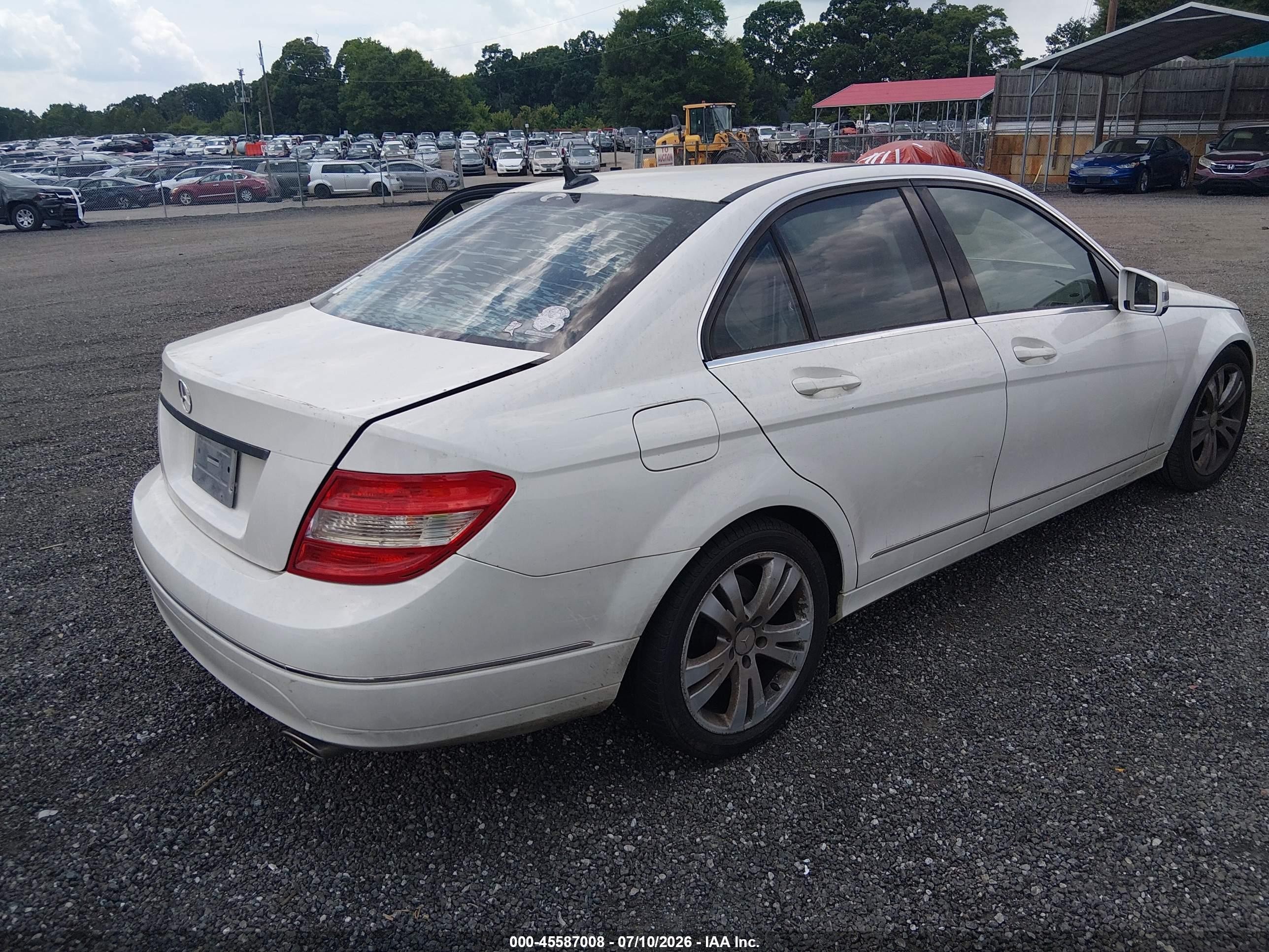 2010 Mercedes-benz C 300 Luxury/sport White vin: WDDGF5EB3AR102111