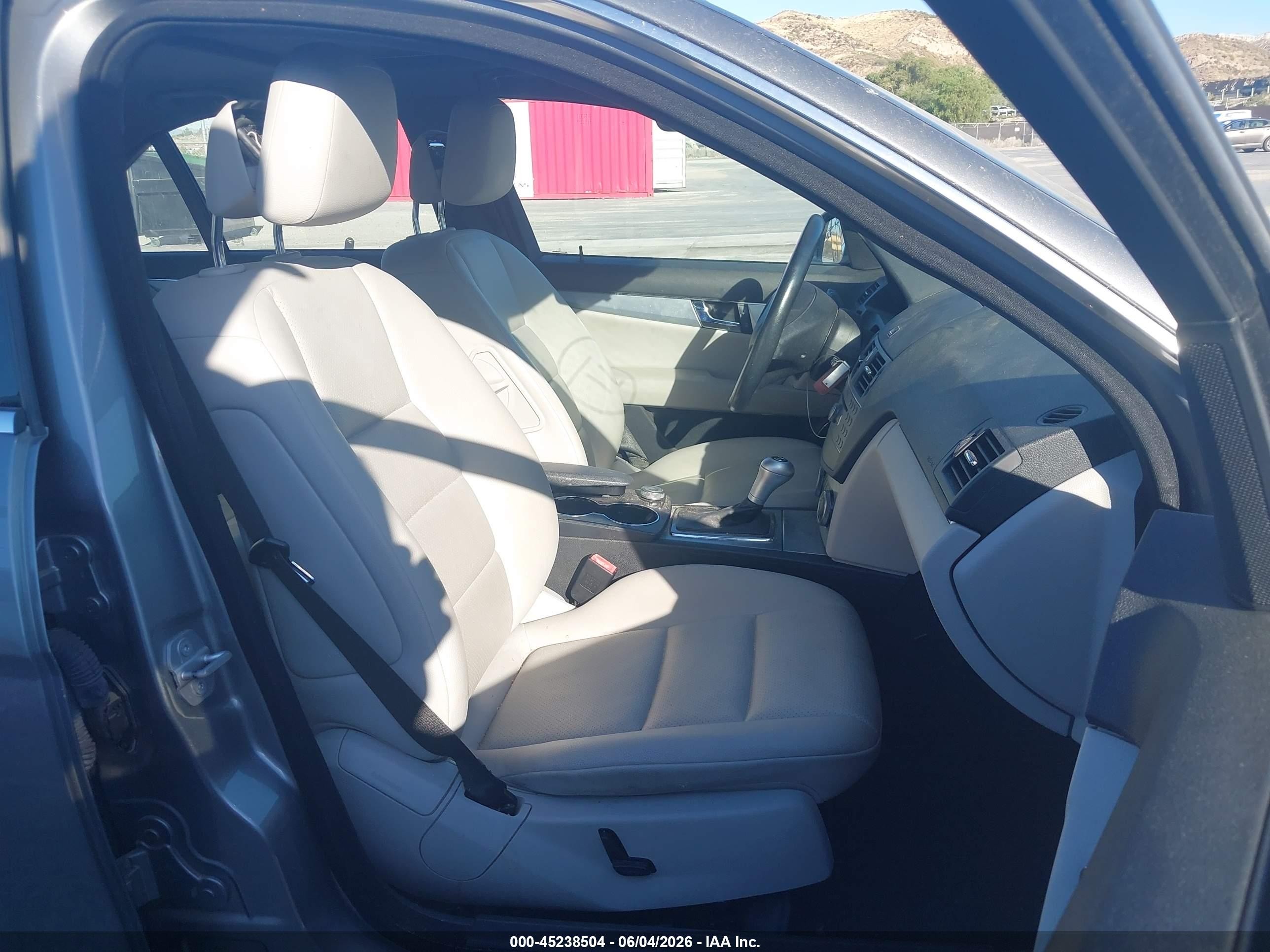 2010 Mercedes-benz C 300 Sport Silver vin: WDDGF5EB3AR109639