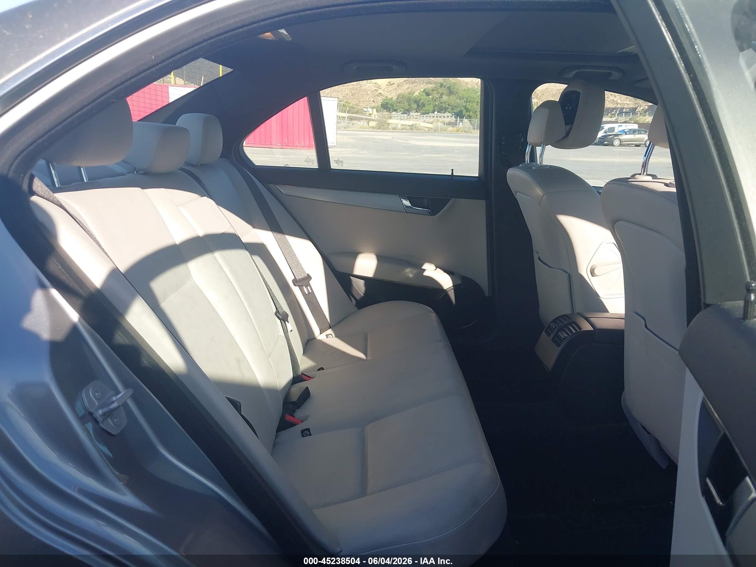 2010 Mercedes-benz C 300 Sport Silver vin: WDDGF5EB3AR109639