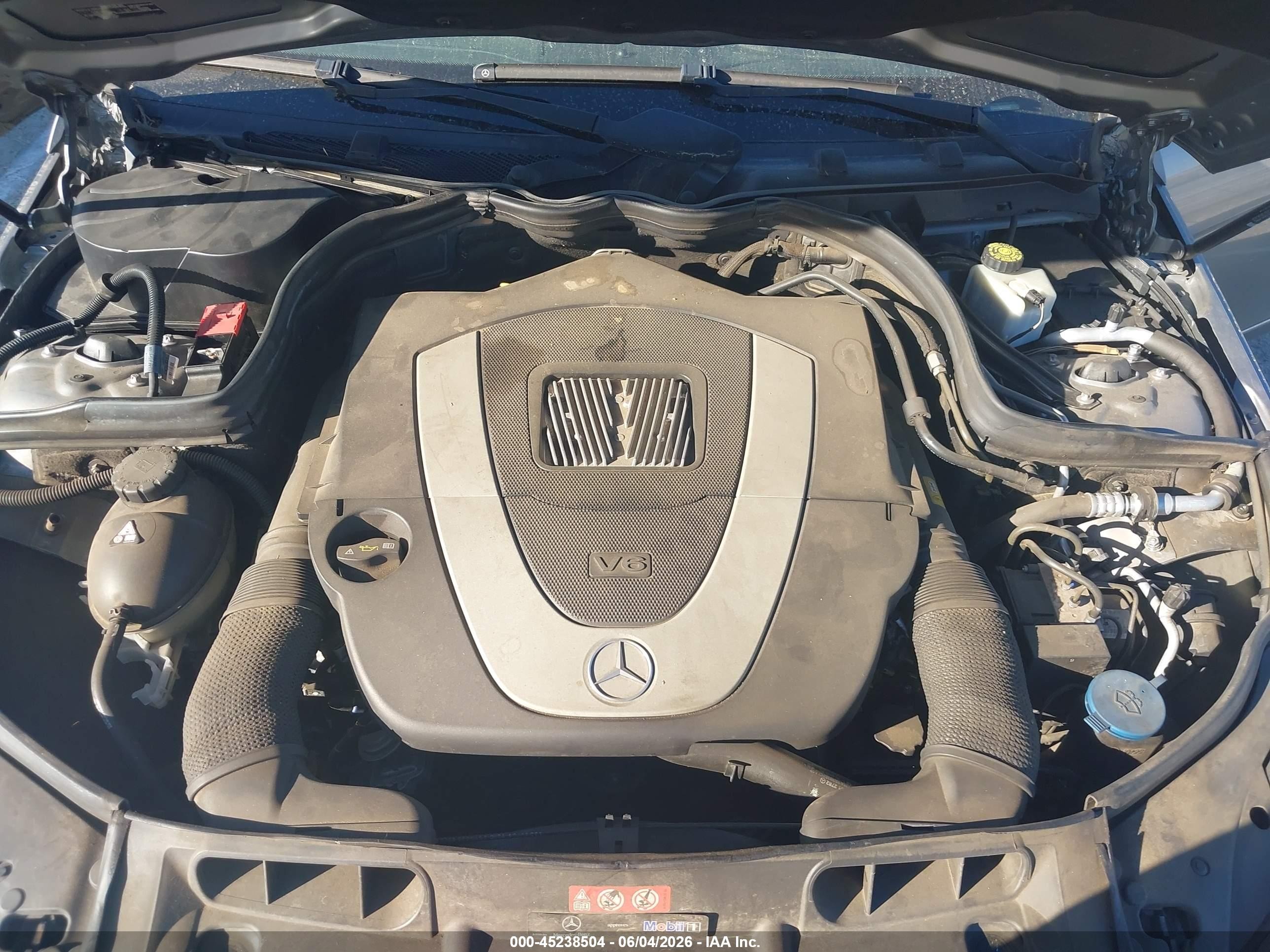 2010 Mercedes-benz C 300 Sport Silver vin: WDDGF5EB3AR109639