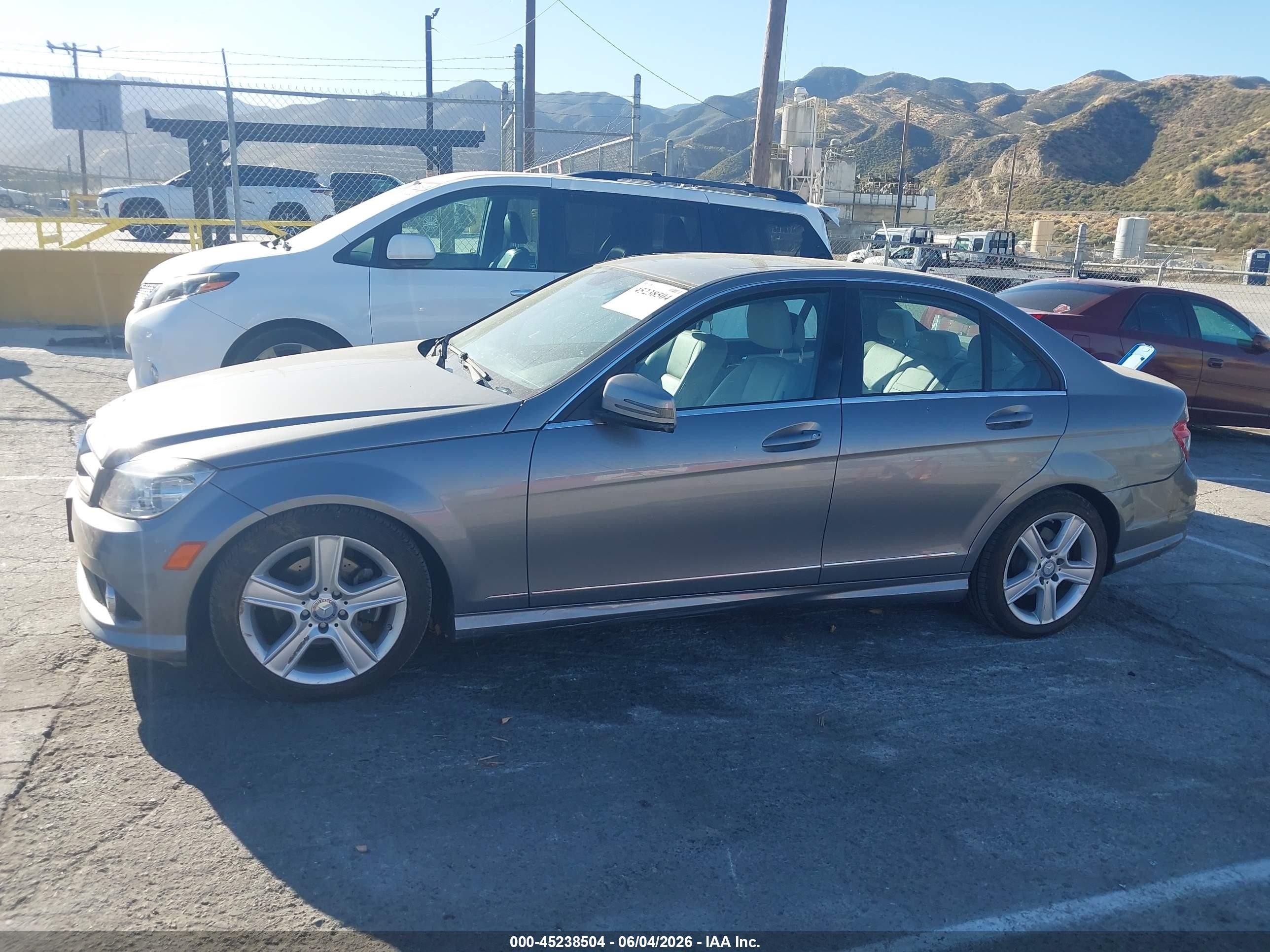 2010 Mercedes-benz C 300 Sport Silver vin: WDDGF5EB3AR109639