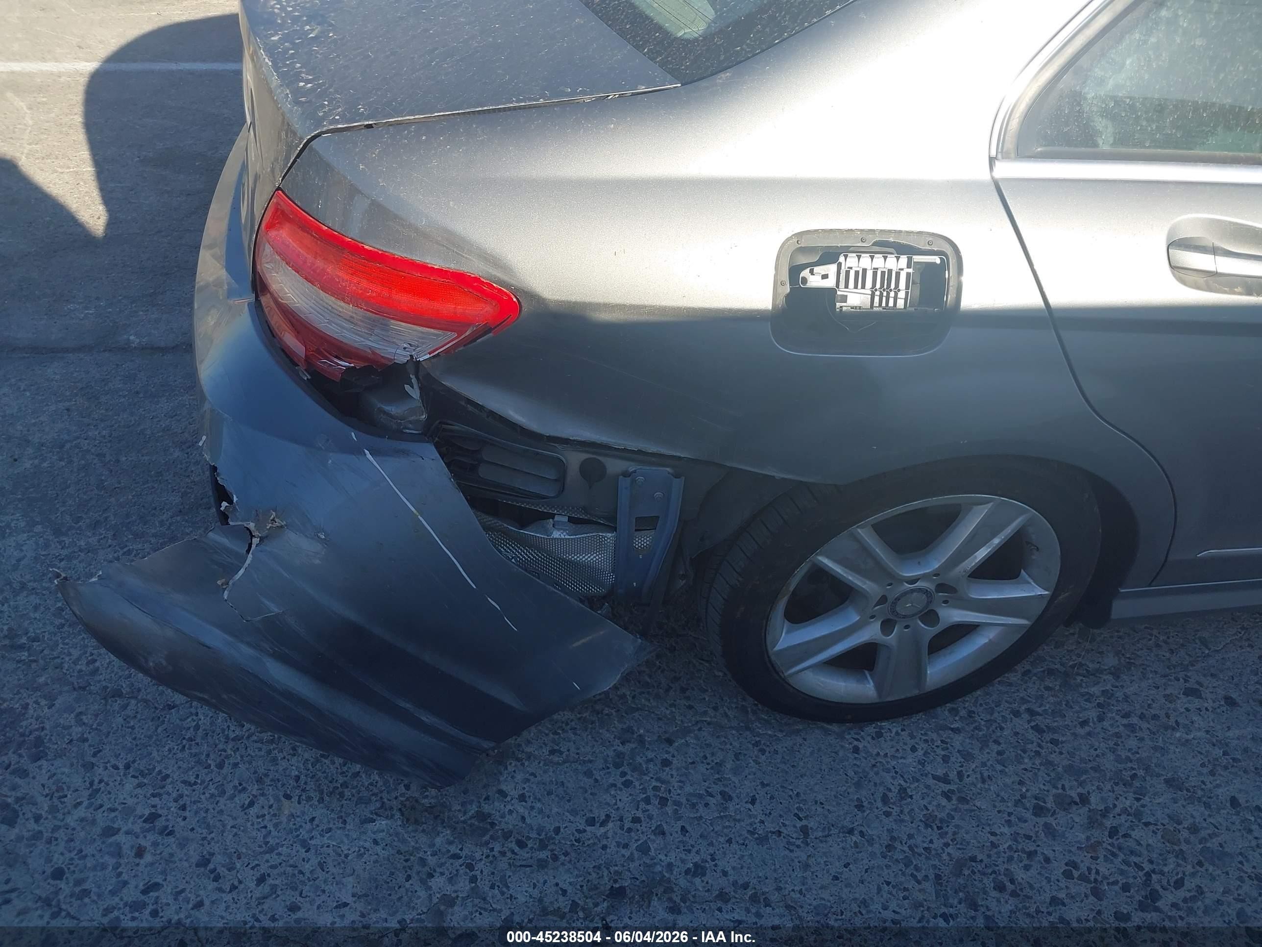 2010 Mercedes-benz C 300 Sport Silver vin: WDDGF5EB3AR109639