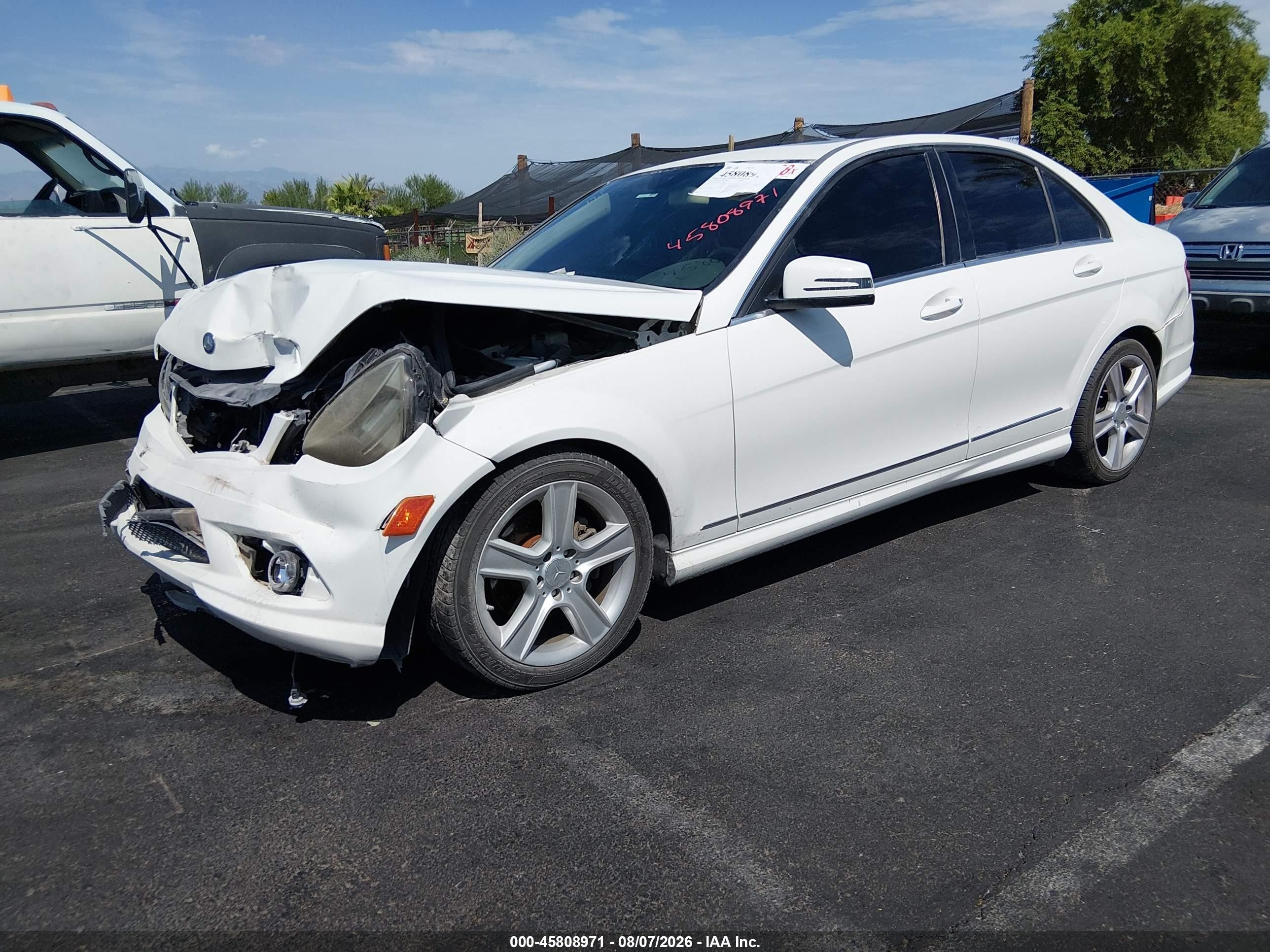 2010 Mercedes-benz C 300 Luxury/sport White vin: WDDGF5EB3AR119846