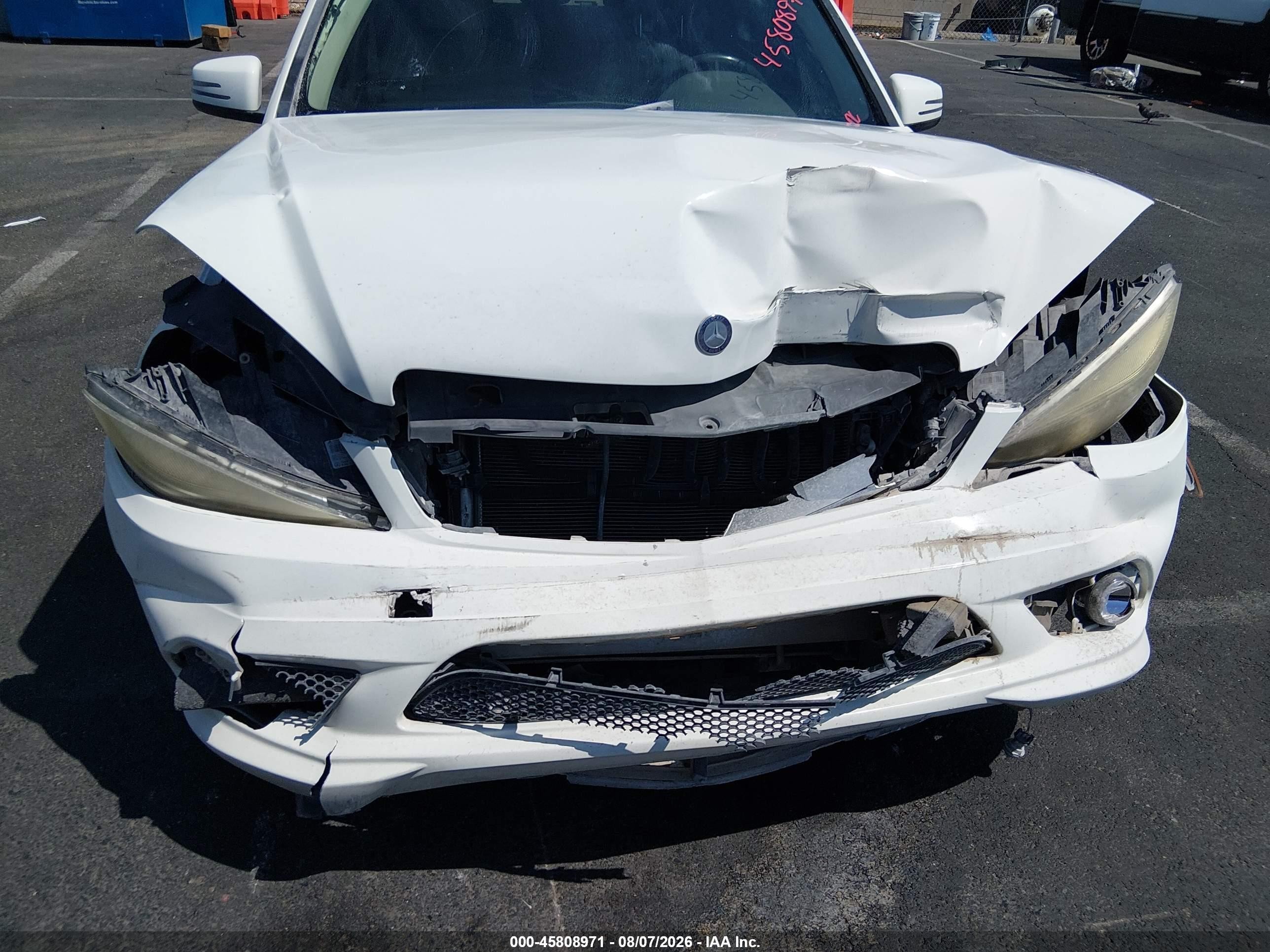 2010 Mercedes-benz C 300 Luxury/sport White vin: WDDGF5EB3AR119846