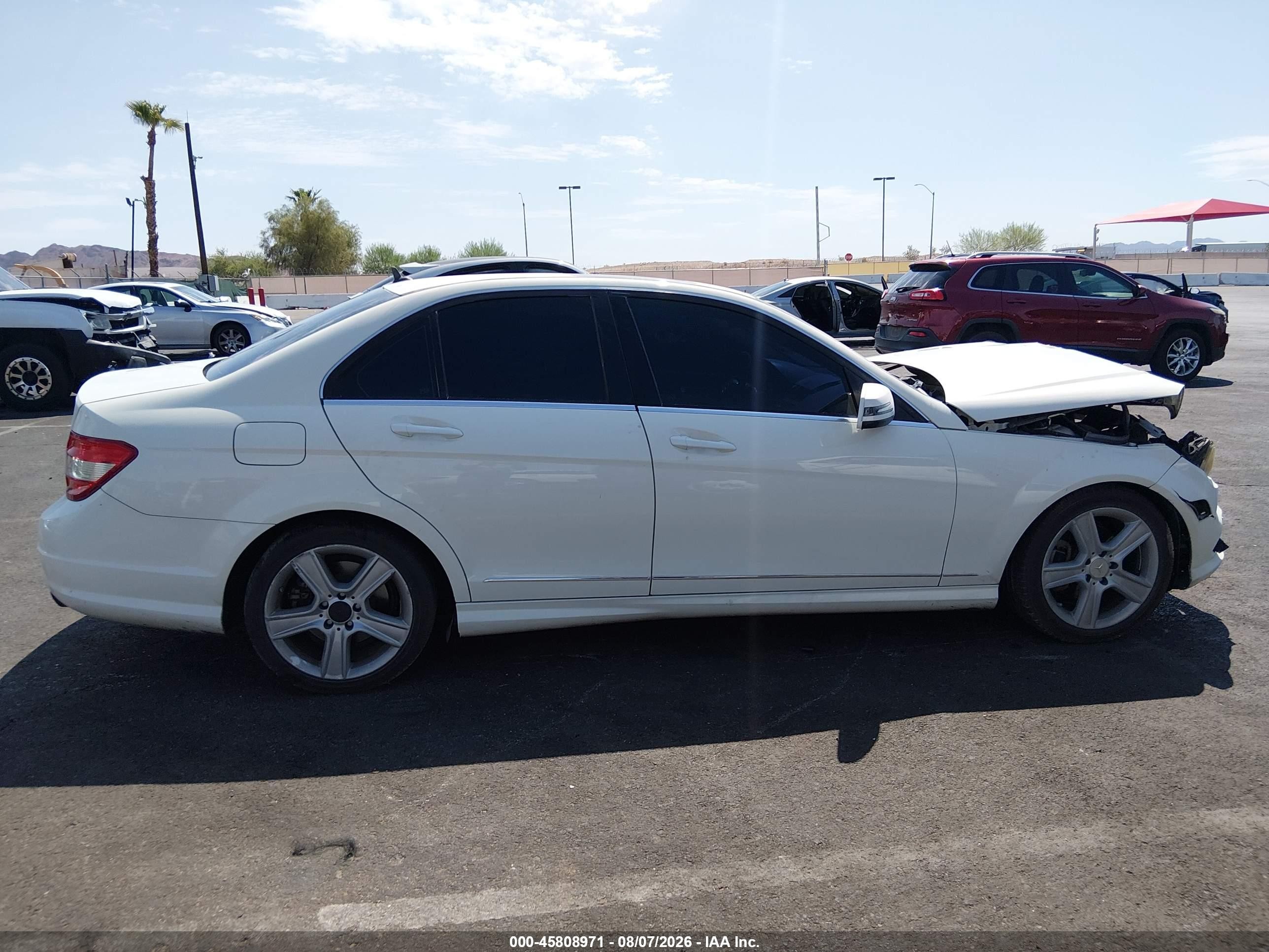 2010 Mercedes-benz C 300 Luxury/sport White vin: WDDGF5EB3AR119846