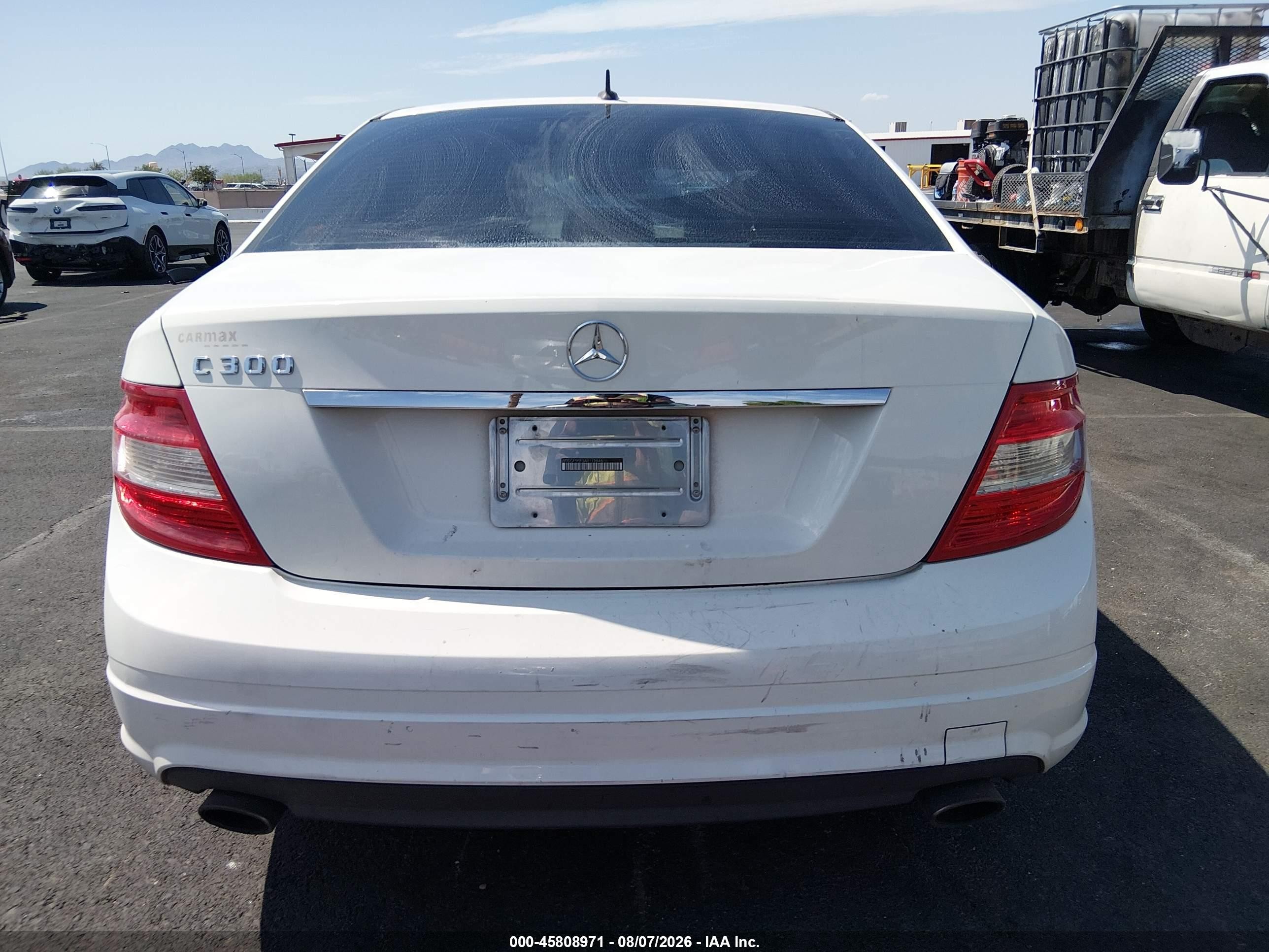 2010 Mercedes-benz C 300 Luxury/sport White vin: WDDGF5EB3AR119846