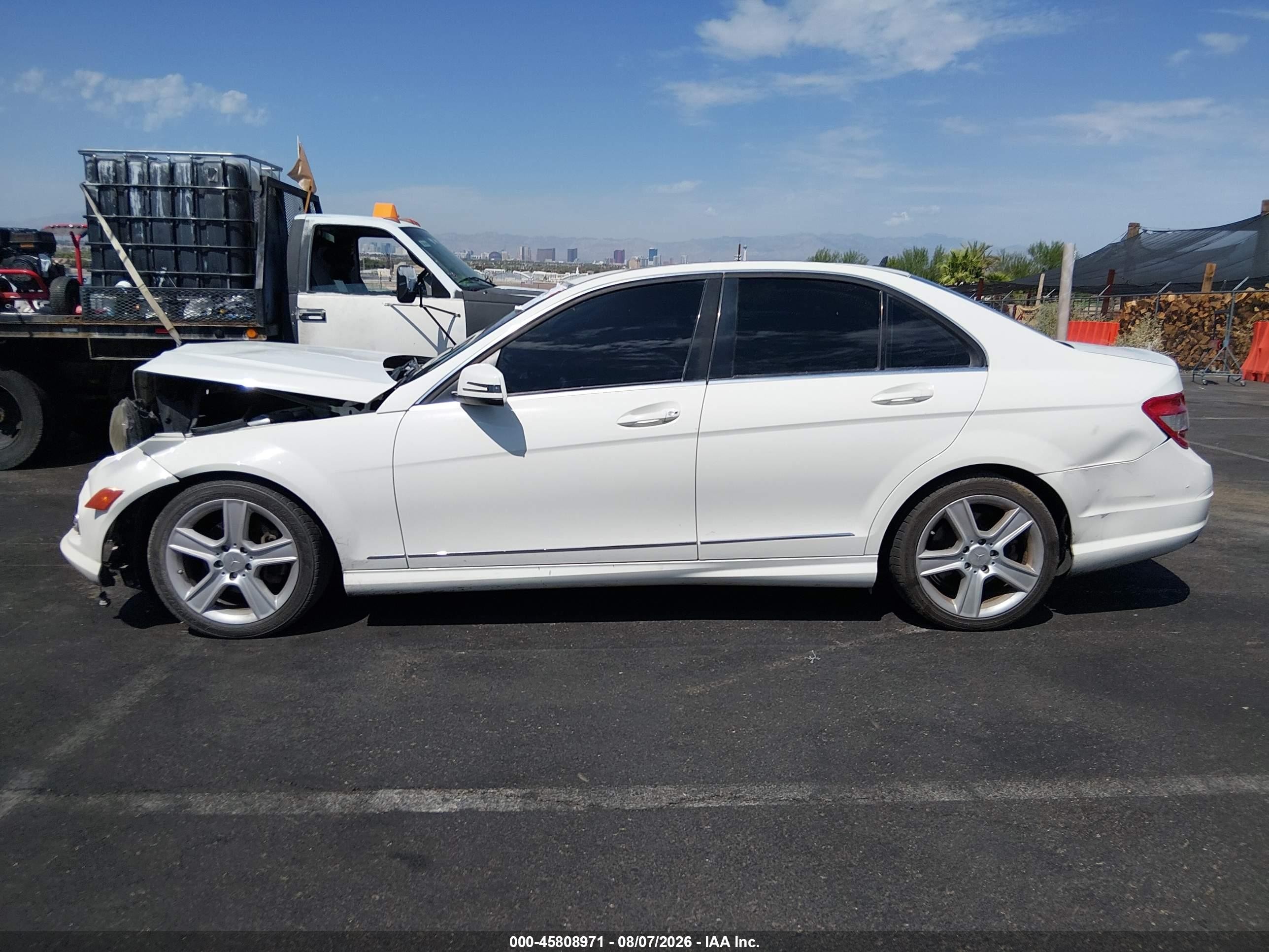 2010 Mercedes-benz C 300 Luxury/sport White vin: WDDGF5EB3AR119846