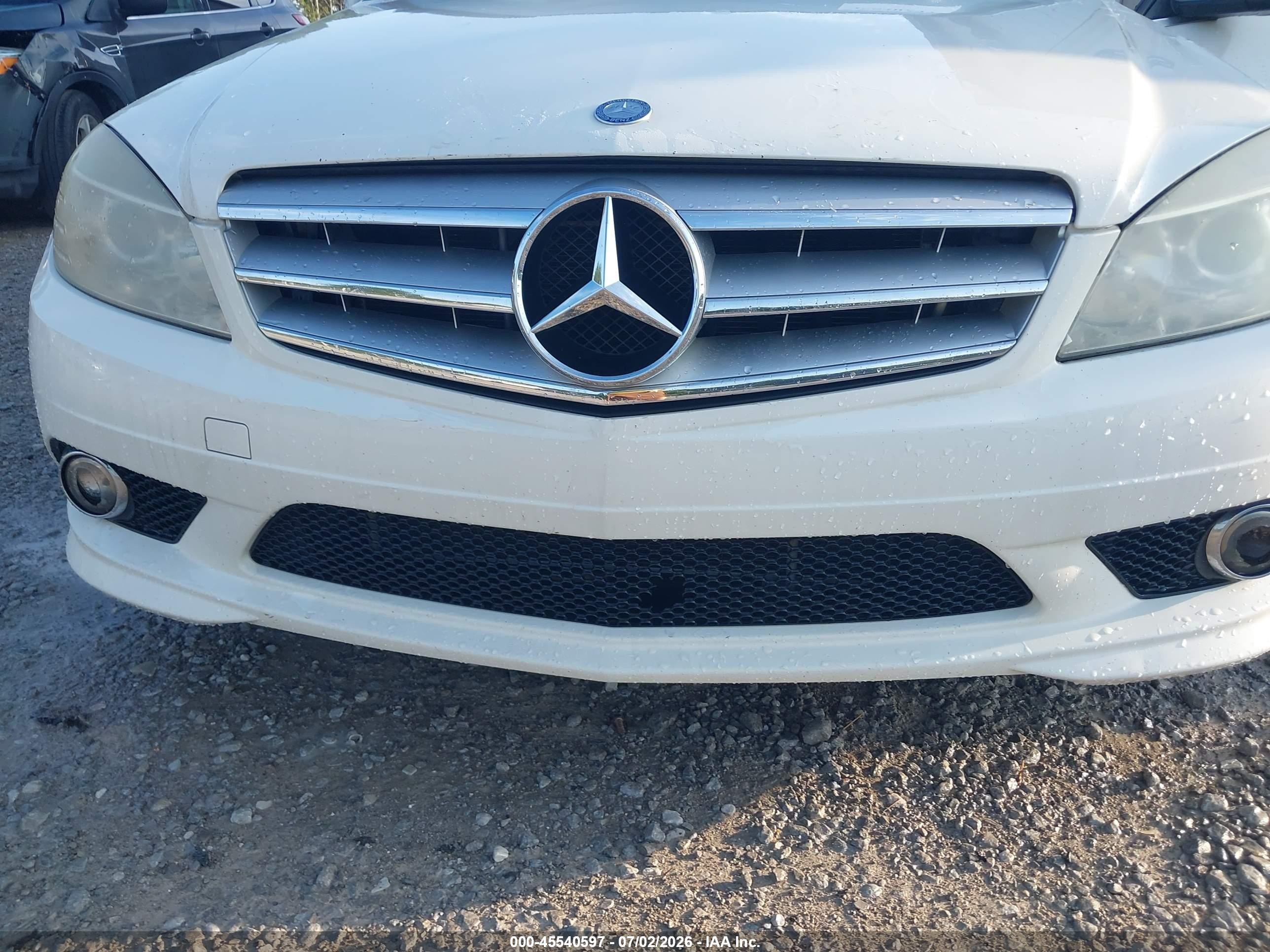 2010 Mercedes-benz C 300 Luxury/sport Белый vin: WDDGF5EB3AR121967