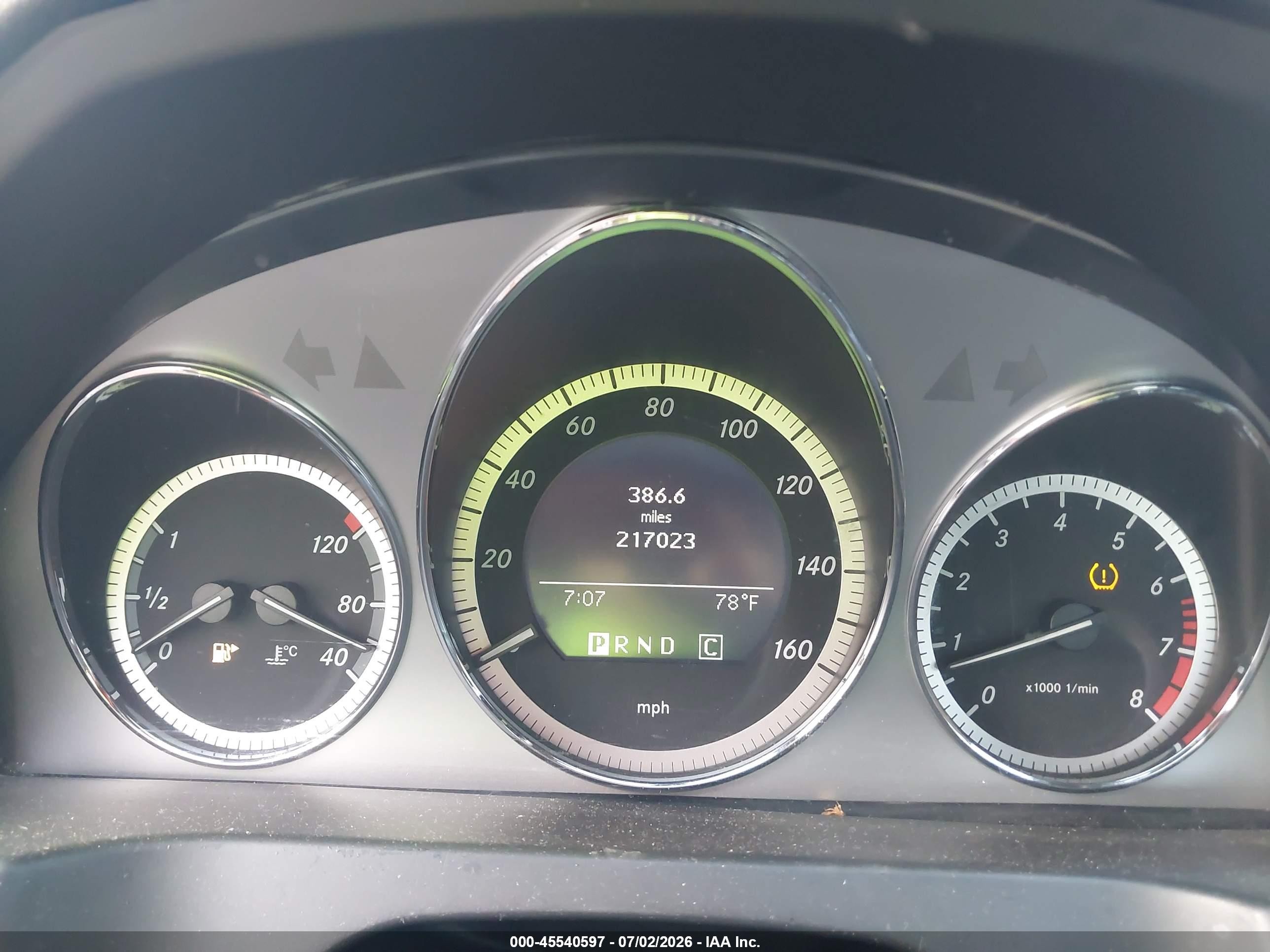 2010 Mercedes-benz C 300 Luxury/sport Белый vin: WDDGF5EB3AR121967