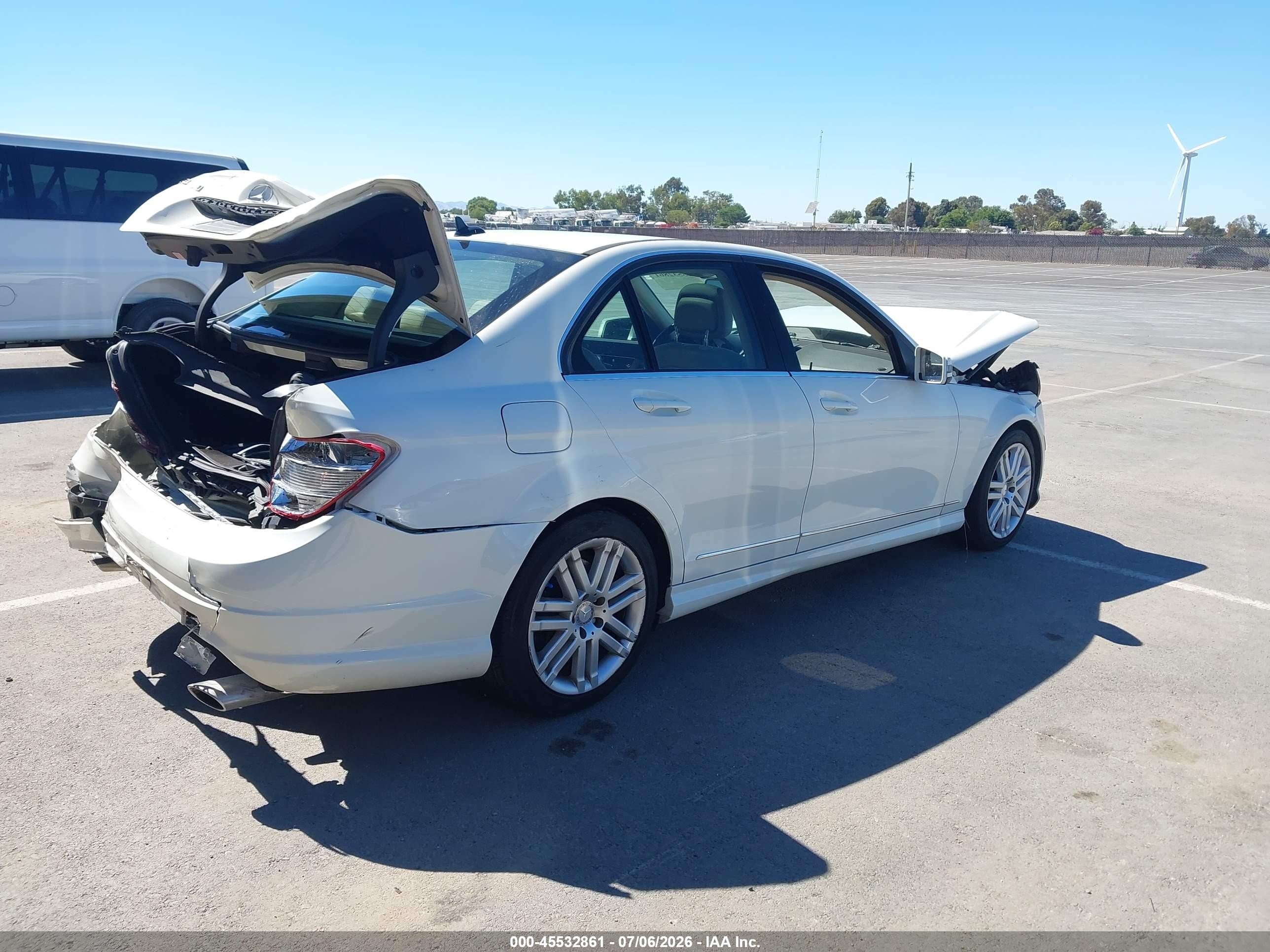 2011 Mercedes-benz C 300 Luxury/sport White vin: WDDGF5EB3BA452578
