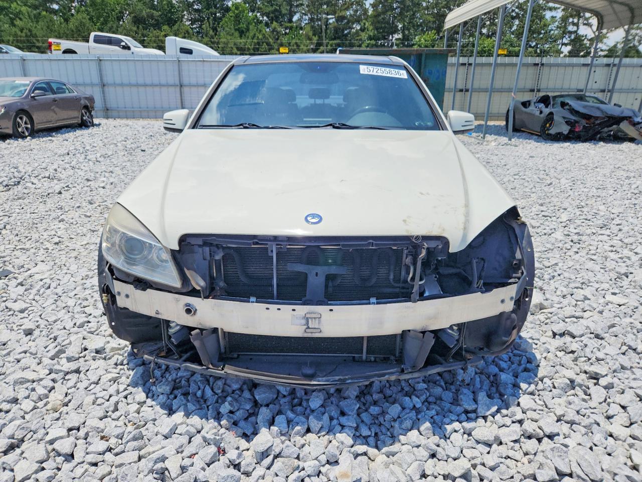 2011 Mercedes-benz C 300 White vin: WDDGF5EB3BA509572