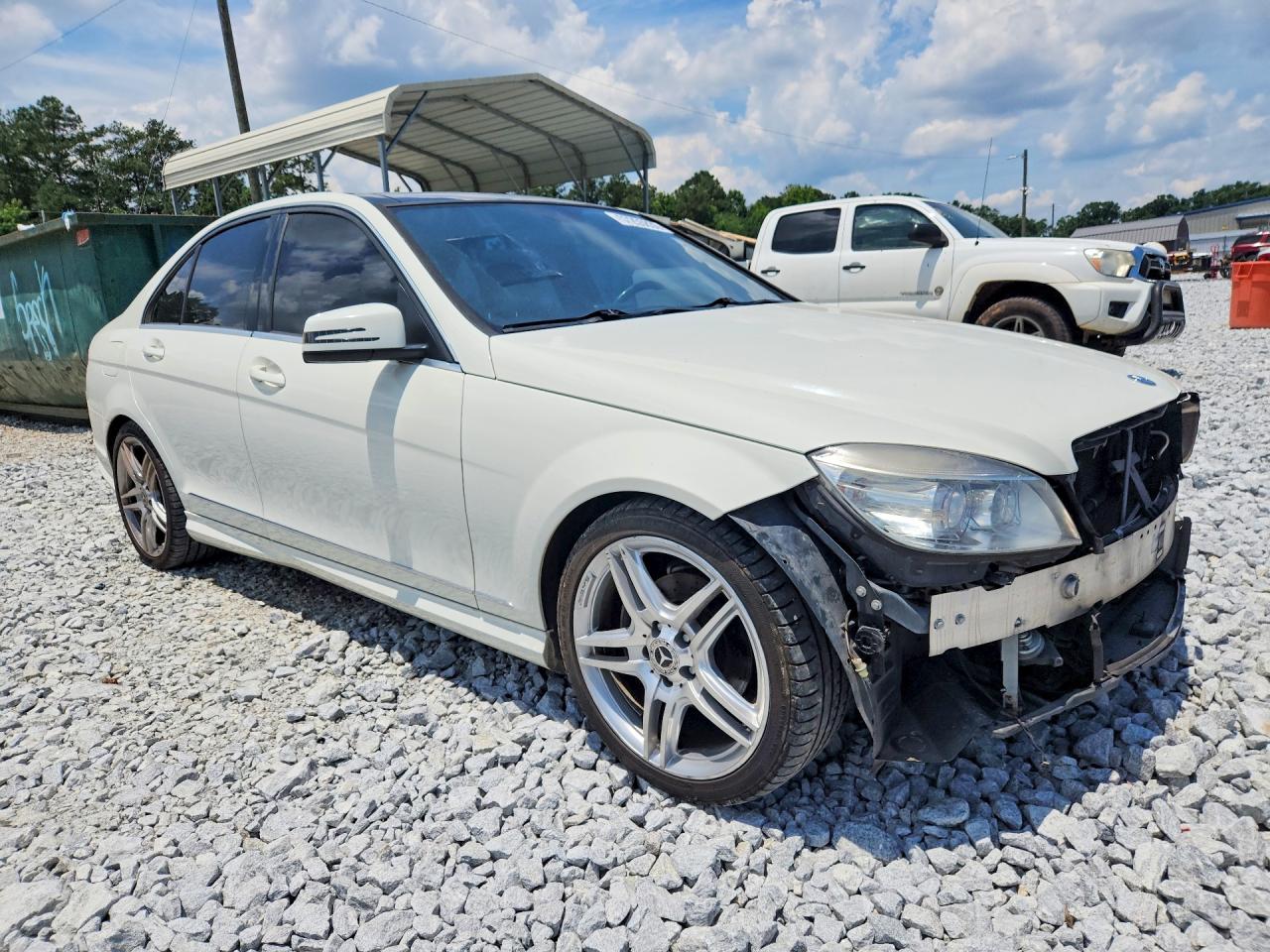 2011 Mercedes-benz C 300 White vin: WDDGF5EB3BA509572