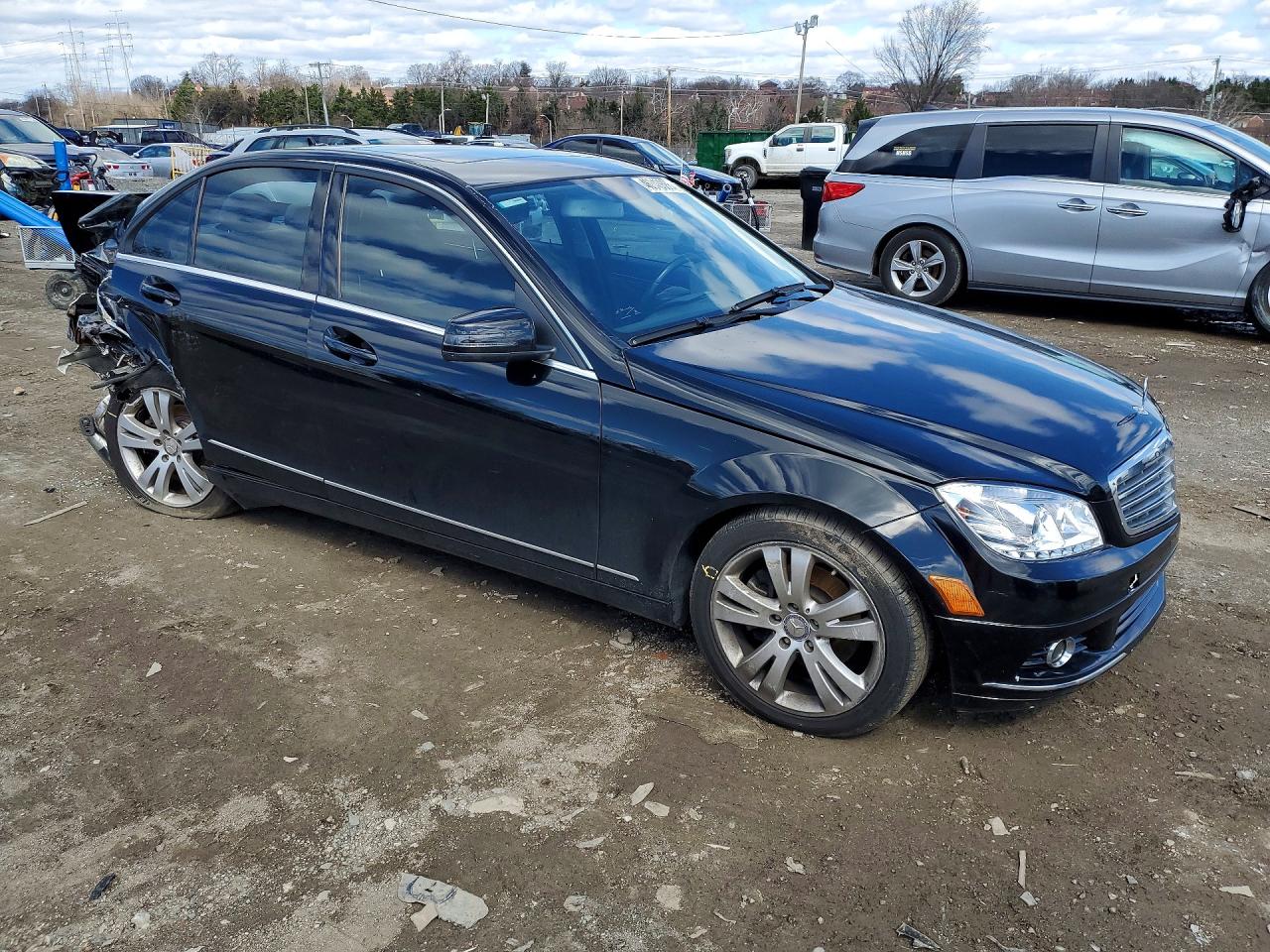 2011 Mercedes-benz C 300 Черный vin: WDDGF5EB3BR158454