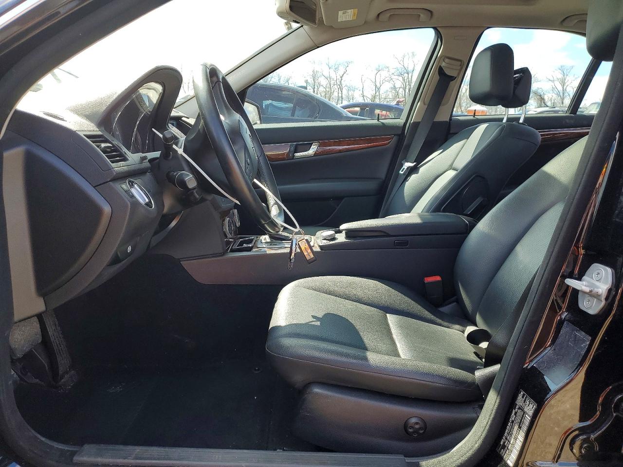 2011 Mercedes-benz C 300 Черный vin: WDDGF5EB3BR158454