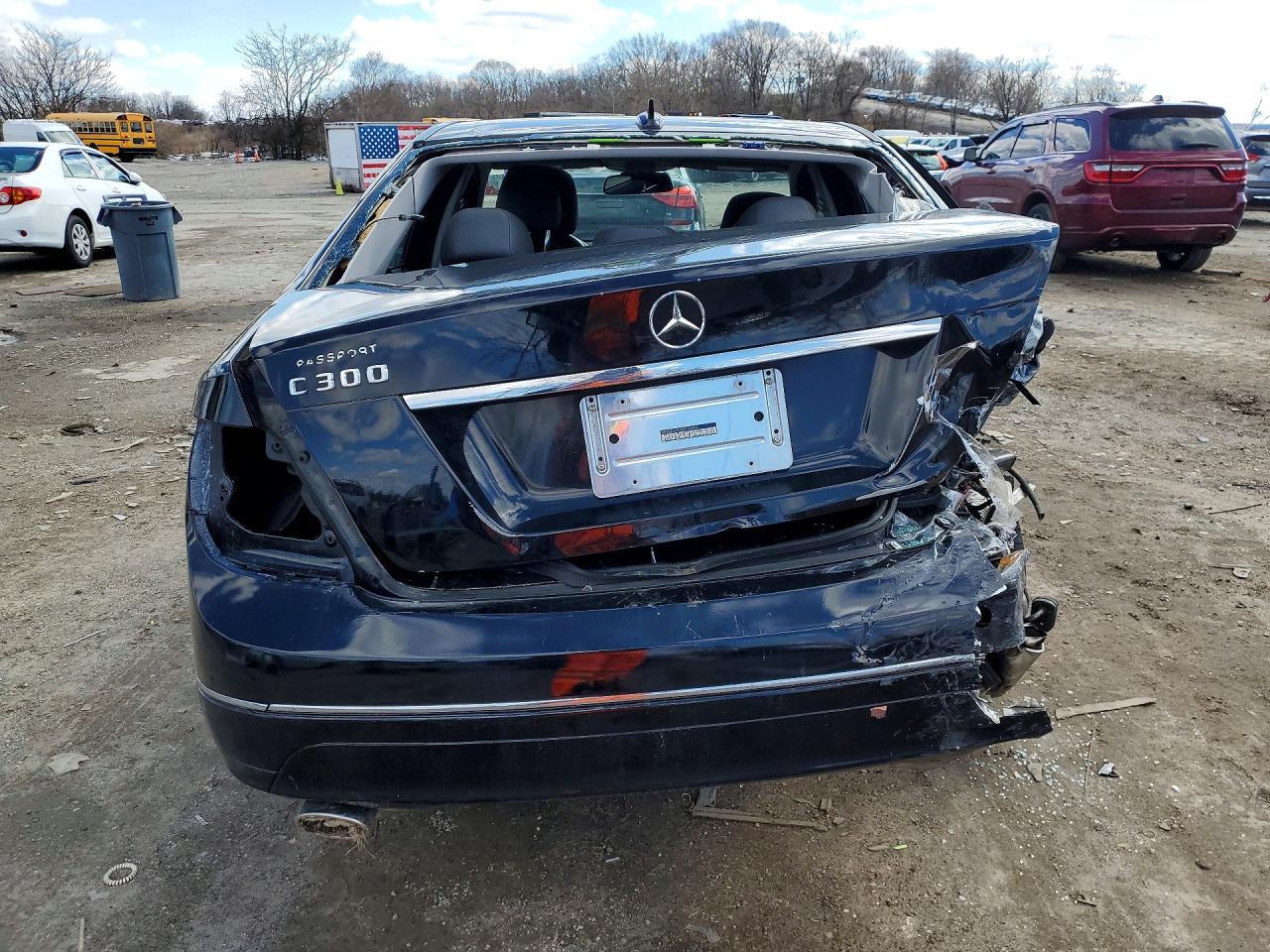 2011 Mercedes-benz C 300 Черный vin: WDDGF5EB3BR158454