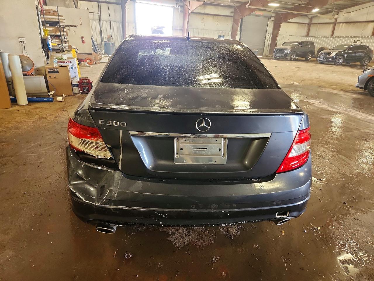 2011 Mercedes-benz C 300 Gray vin: WDDGF5EB3BR168675