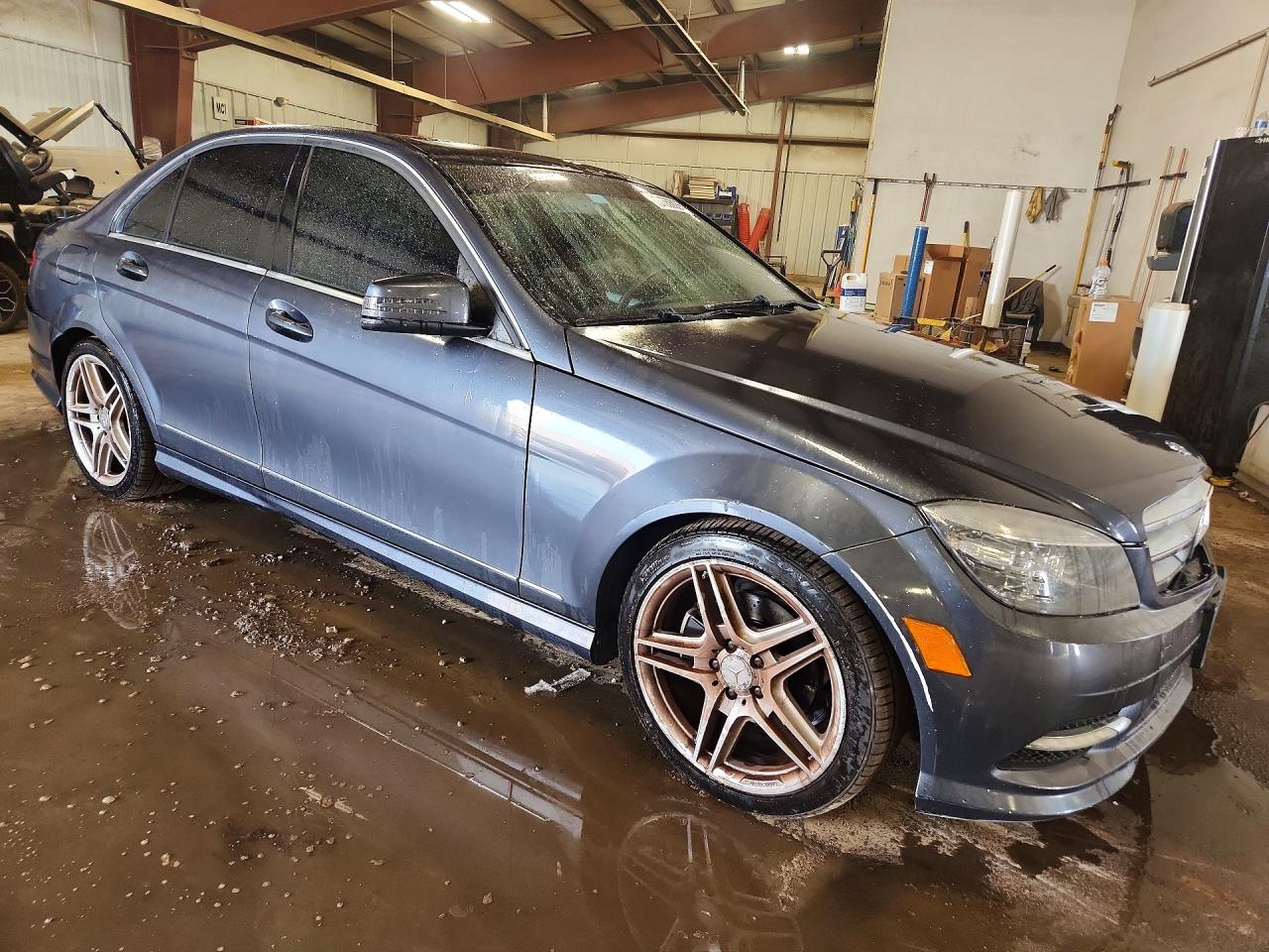 2011 Mercedes-benz C 300 Gray vin: WDDGF5EB3BR168675
