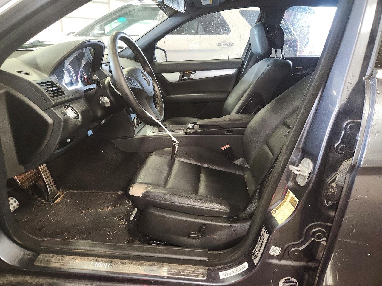 2011 Mercedes-benz C 300 Gray vin: WDDGF5EB3BR168675