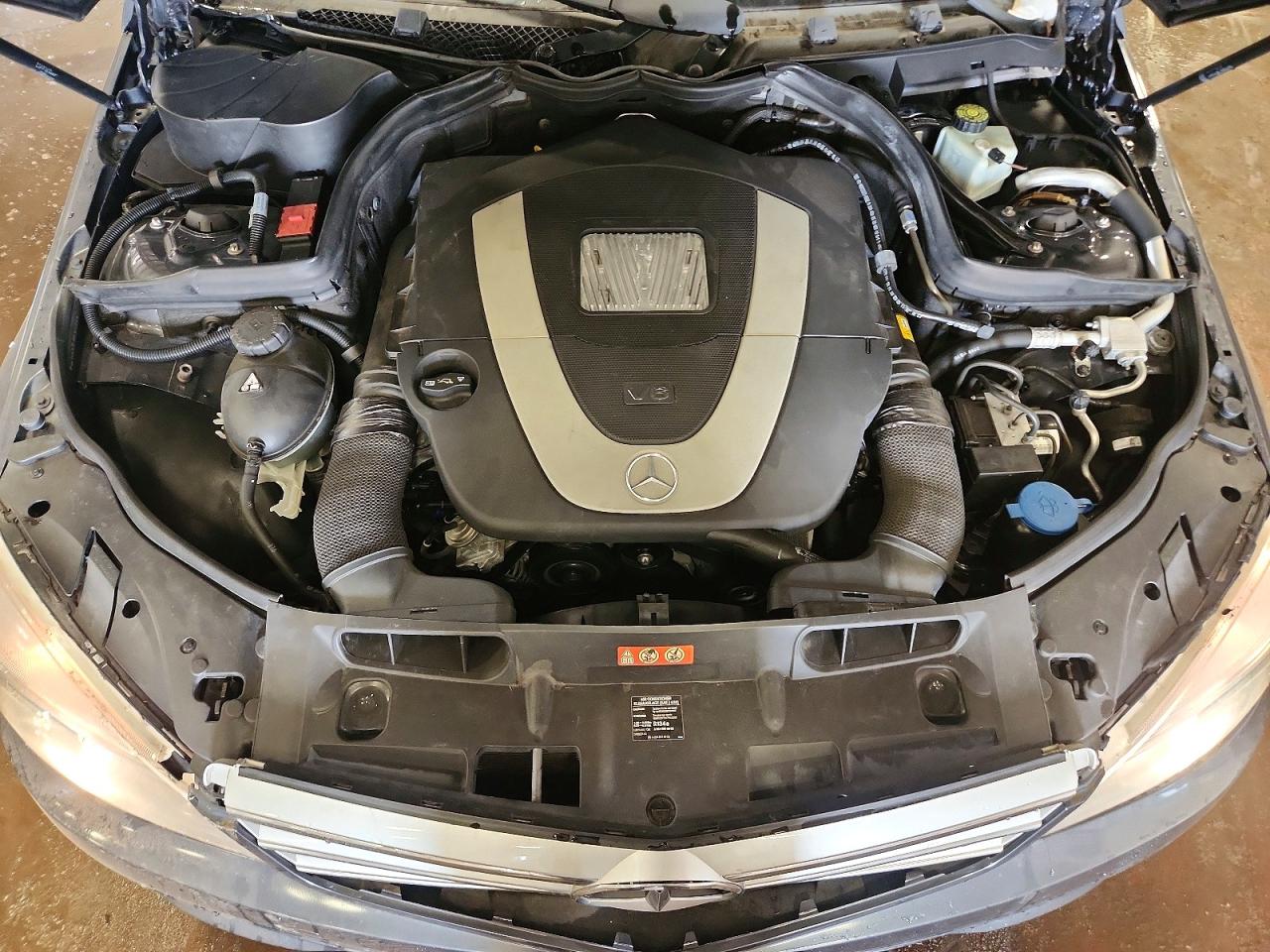 2011 Mercedes-benz C 300 Gray vin: WDDGF5EB3BR168675