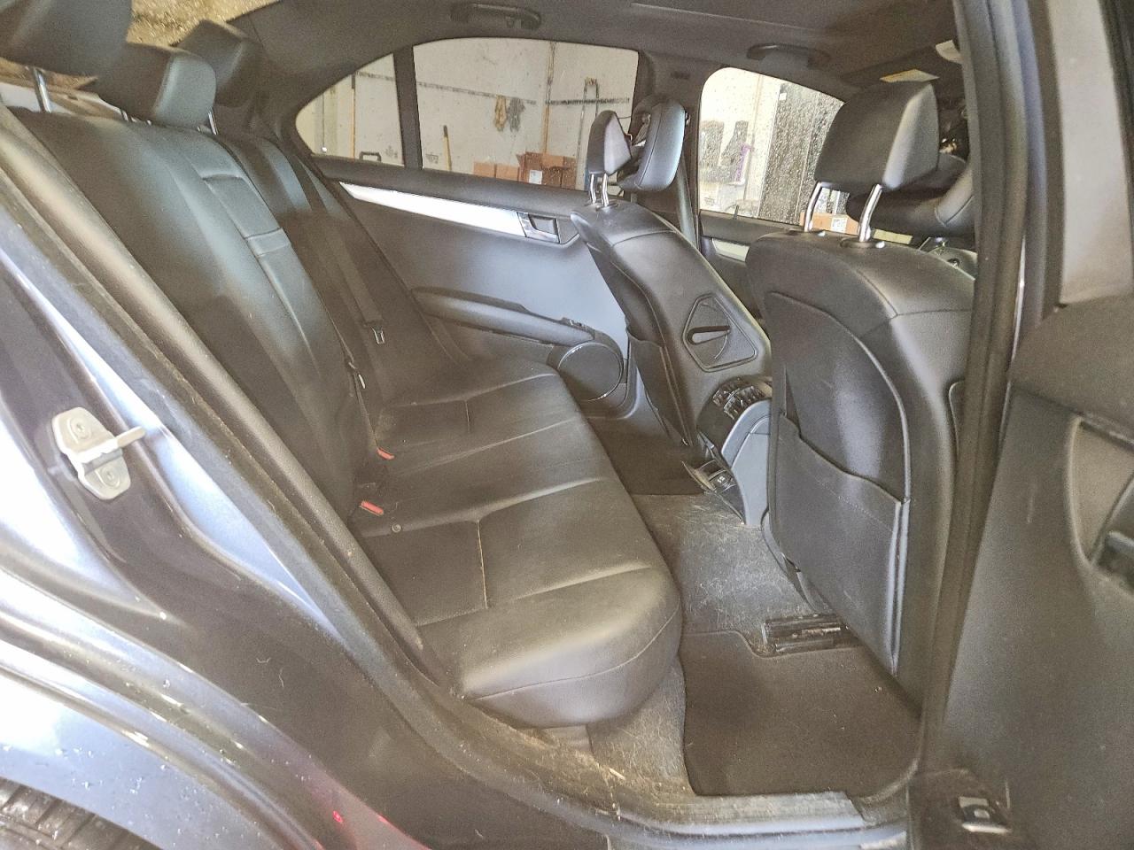 2011 Mercedes-benz C 300 Gray vin: WDDGF5EB3BR168675
