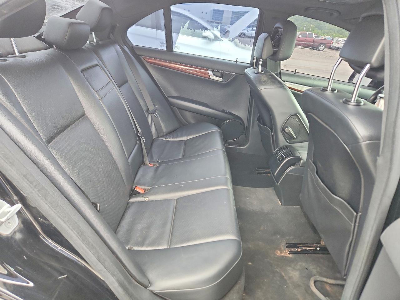 2011 Mercedes-benz C 300 Black vin: WDDGF5EB3BR170264