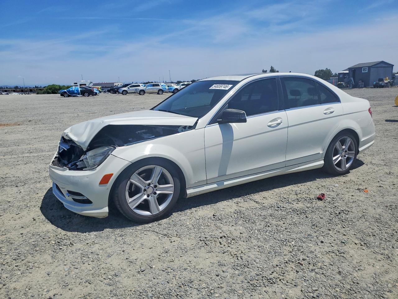 2011 Mercedes-benz C 300 White vin: WDDGF5EB3BR170541