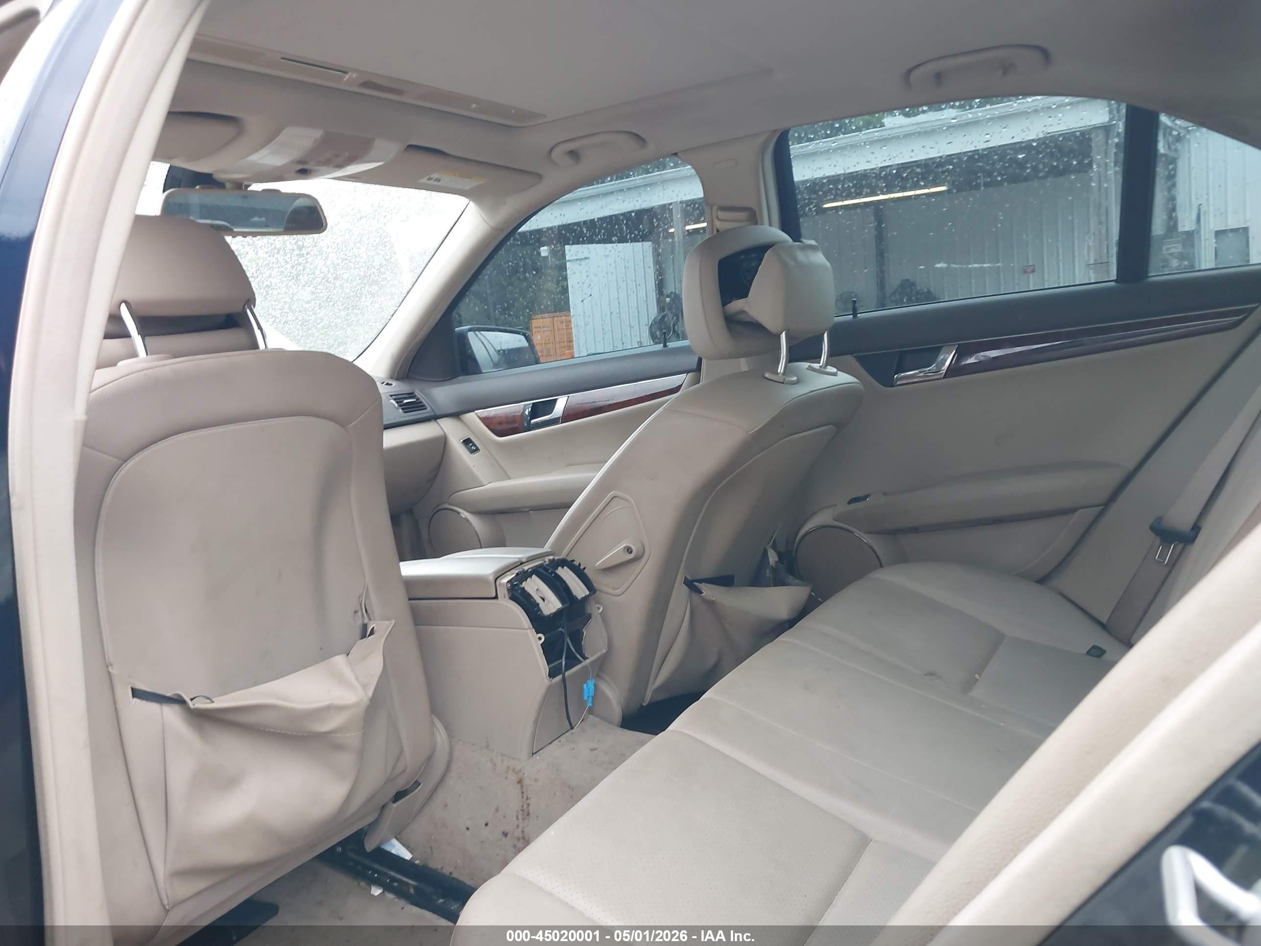 2011 Mercedes-benz C 300 Luxury/sport Blue vin: WDDGF5EB3BR171401