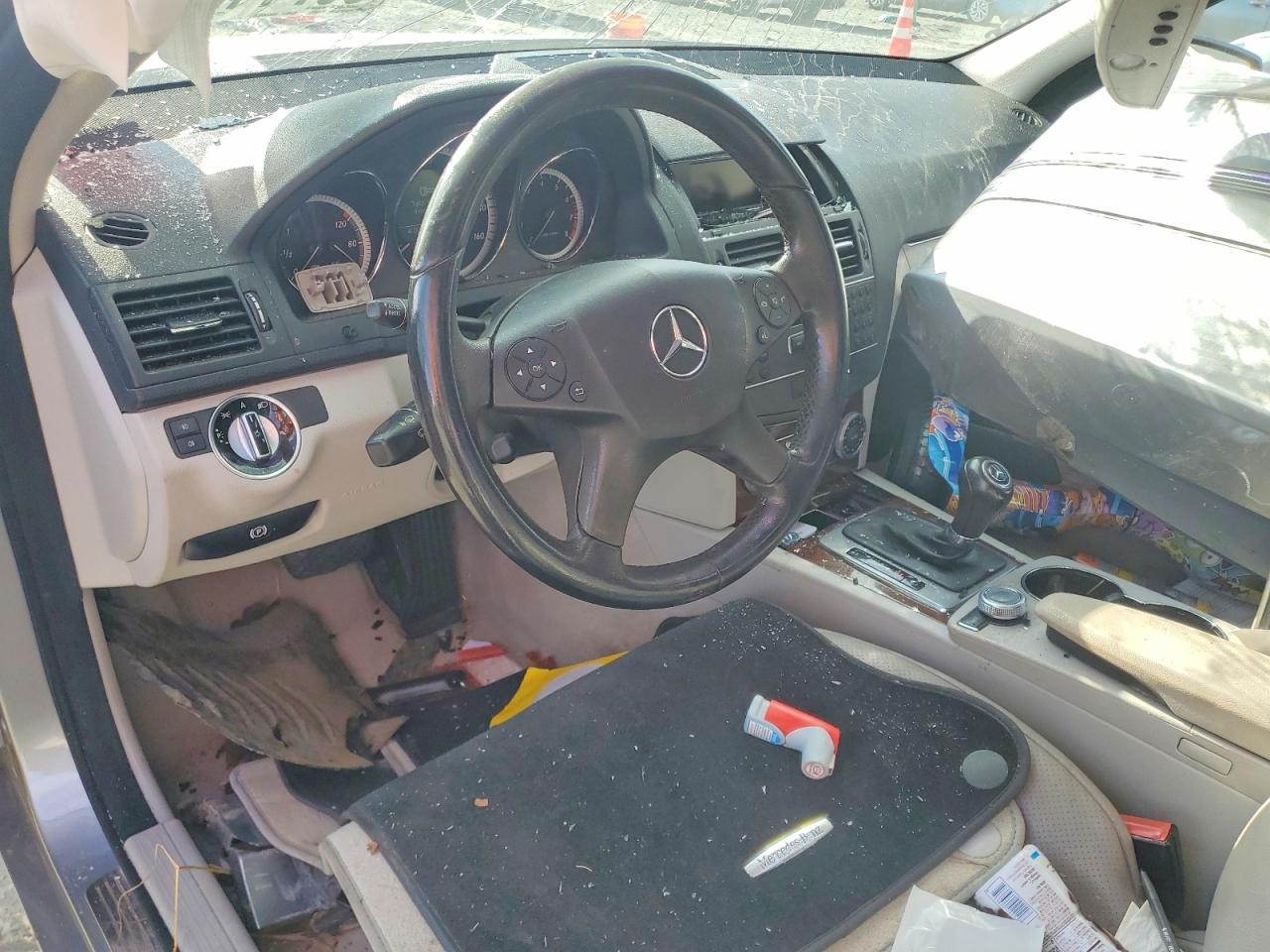 2011 Mercedes-benz C 300 Серебряный vin: WDDGF5EB3BR181216