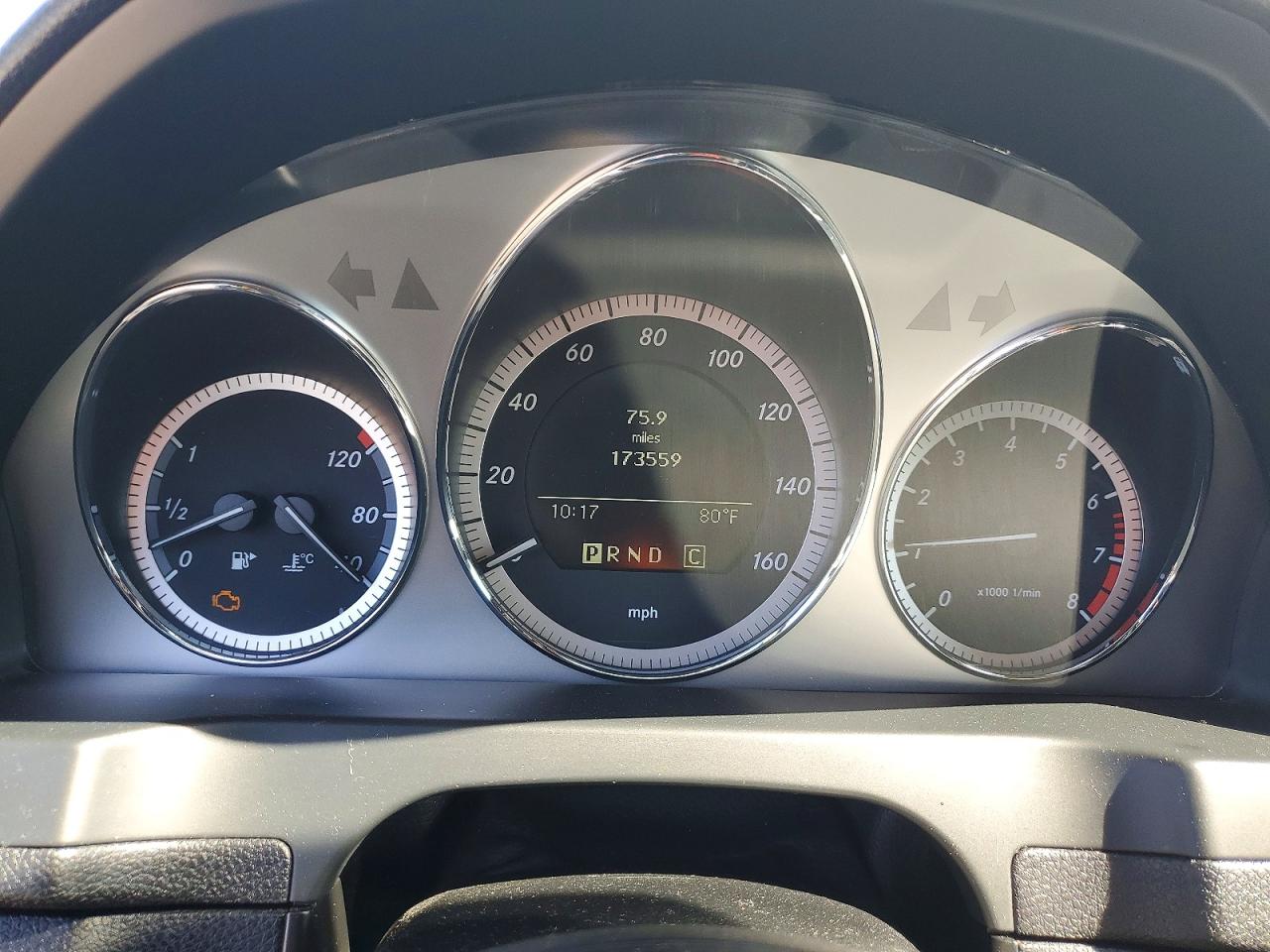 2010 Mercedes-benz C 300 White vin: WDDGF5EB4AF434172