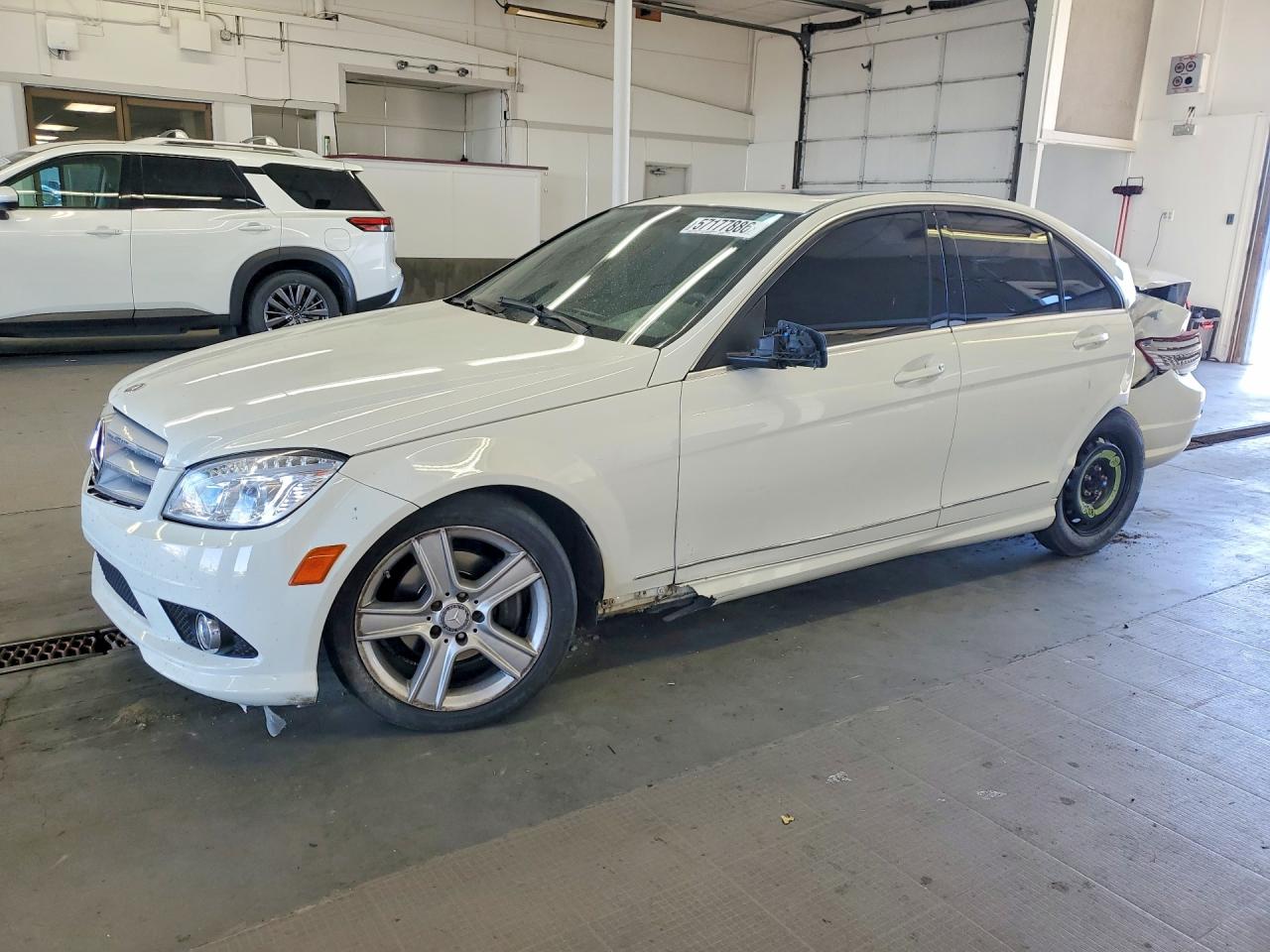 2010 Mercedes-benz C 300 White vin: WDDGF5EB4AR099266