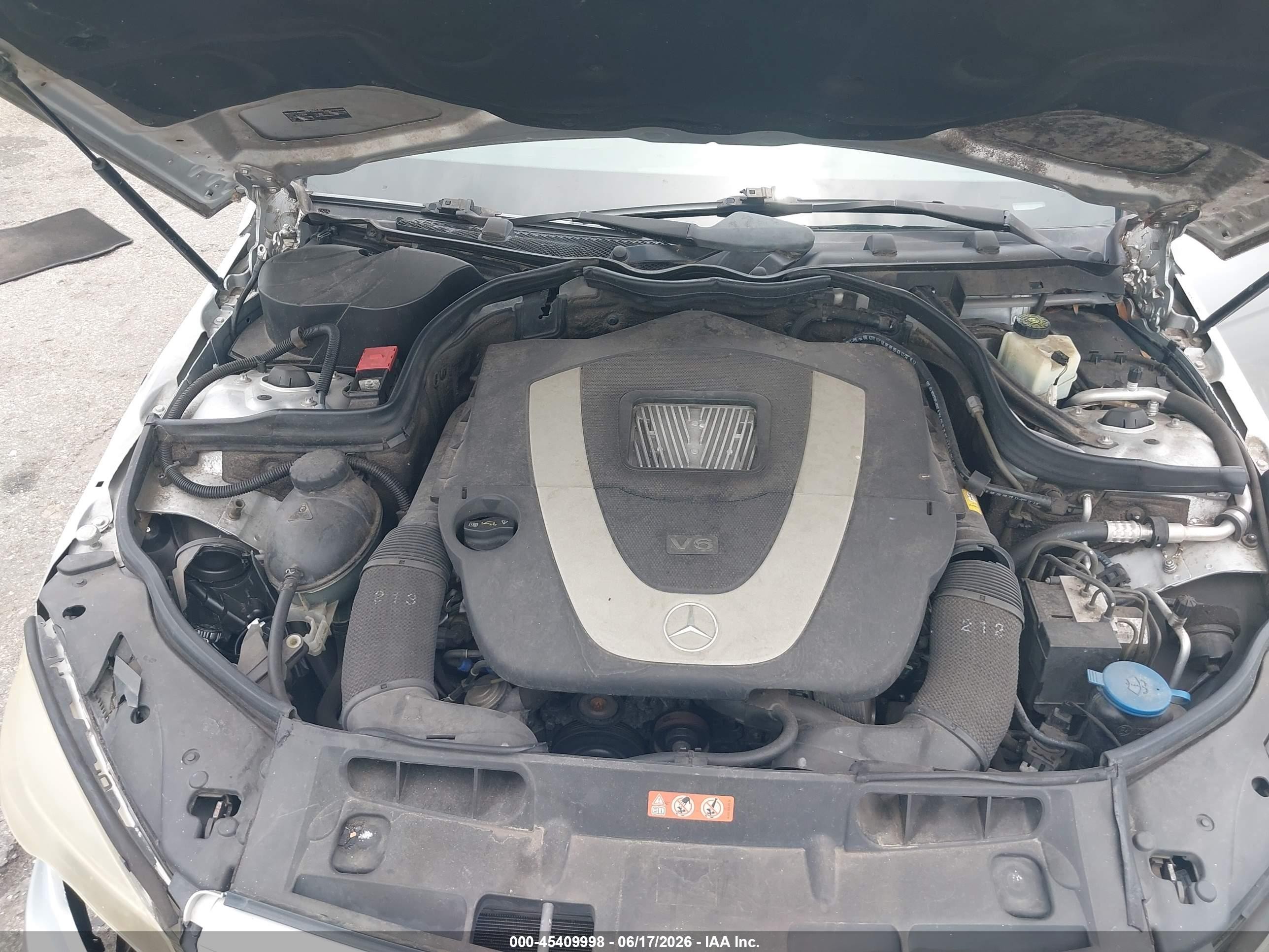 2010 Mercedes-benz C 300 Sport Silver vin: WDDGF5EB4AR103025