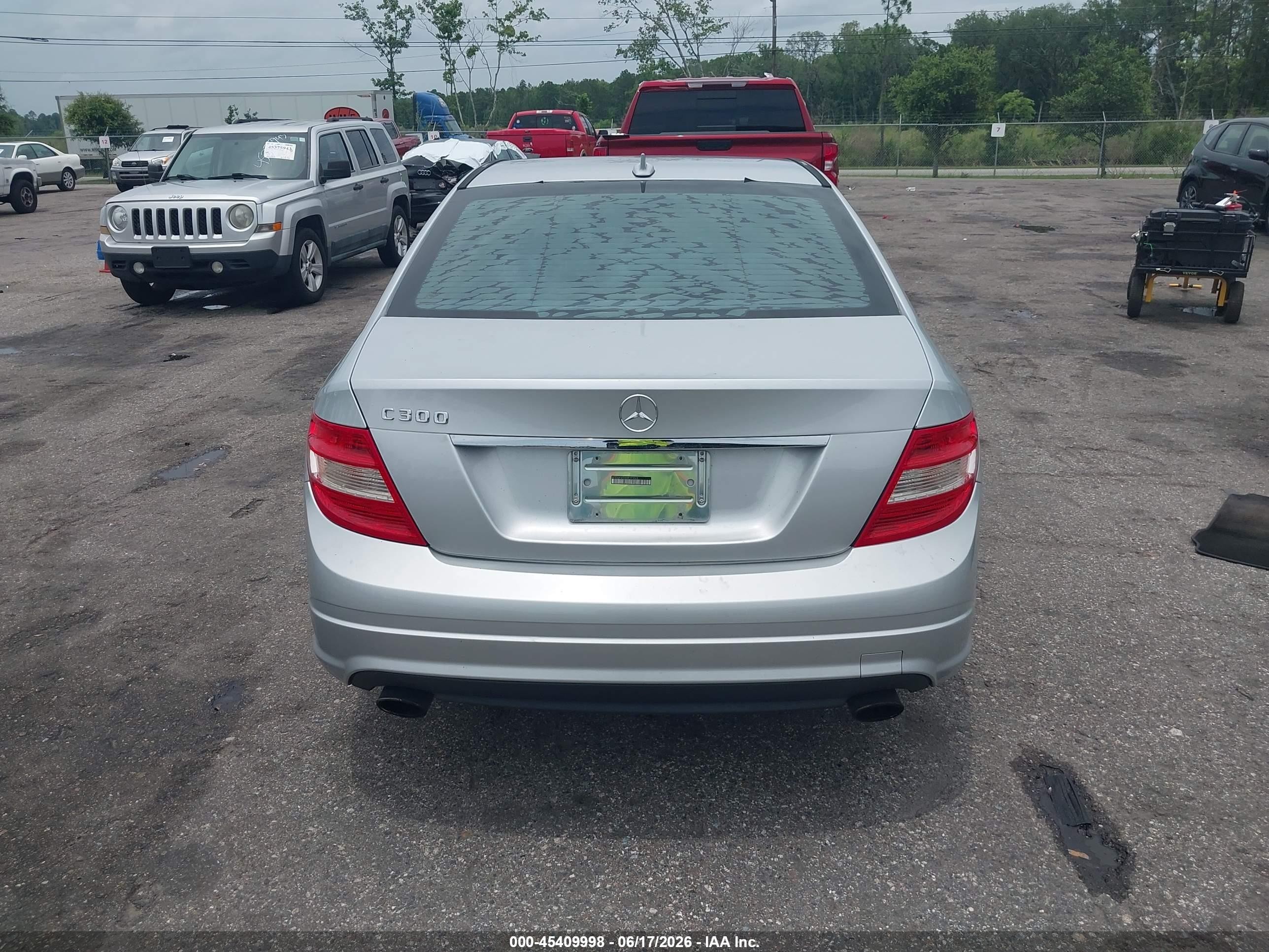 2010 Mercedes-benz C 300 Sport Silver vin: WDDGF5EB4AR103025