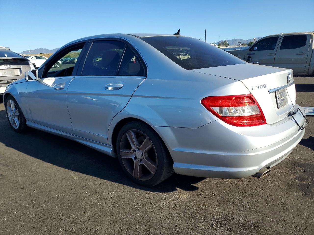 2010 Mercedes-benz C 300 Silver vin: WDDGF5EB4AR117619