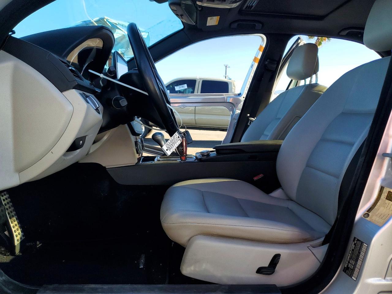 2010 Mercedes-benz C 300 Silver vin: WDDGF5EB4AR117619
