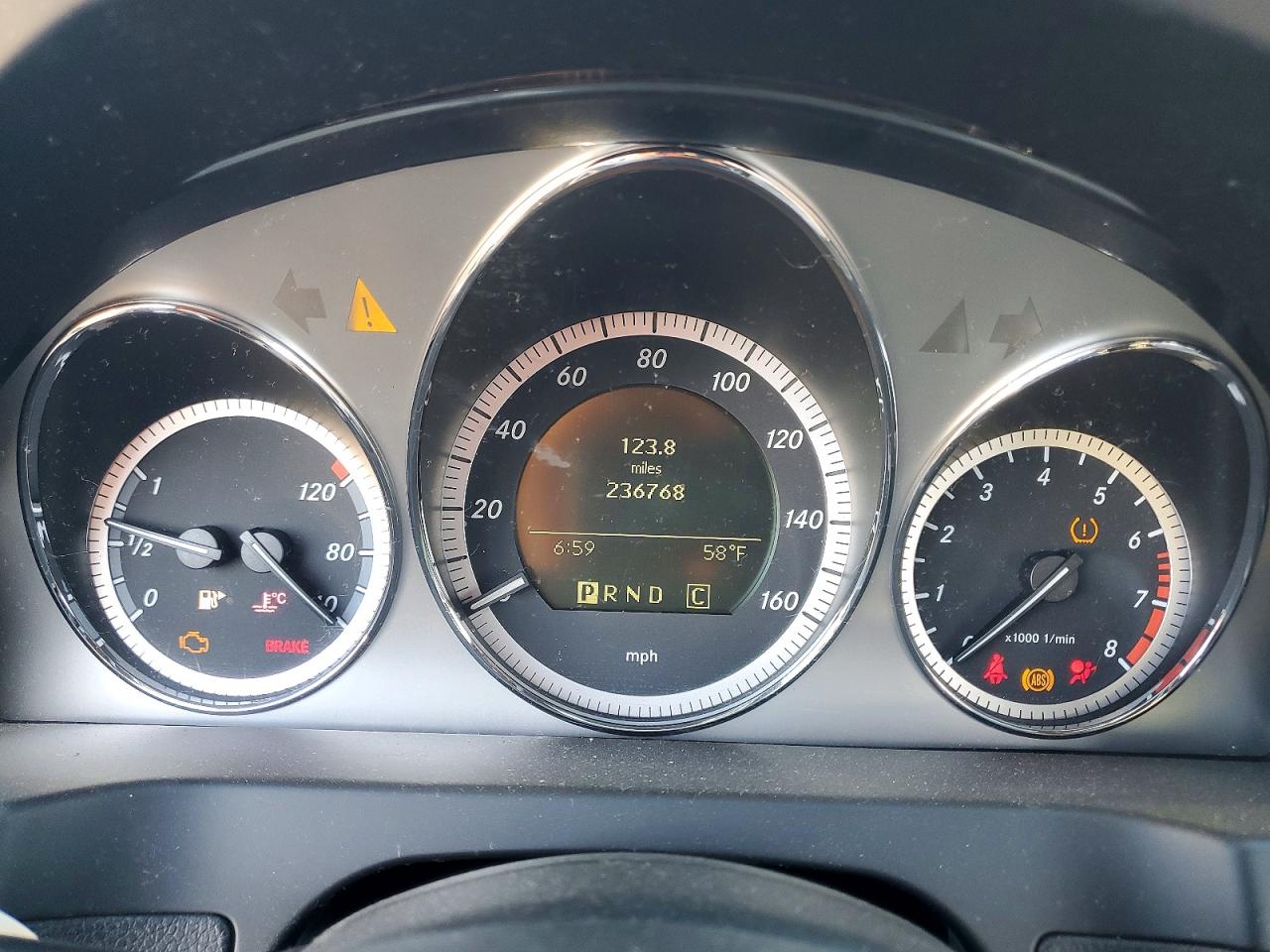2010 Mercedes-benz C 300 Silver vin: WDDGF5EB4AR117619