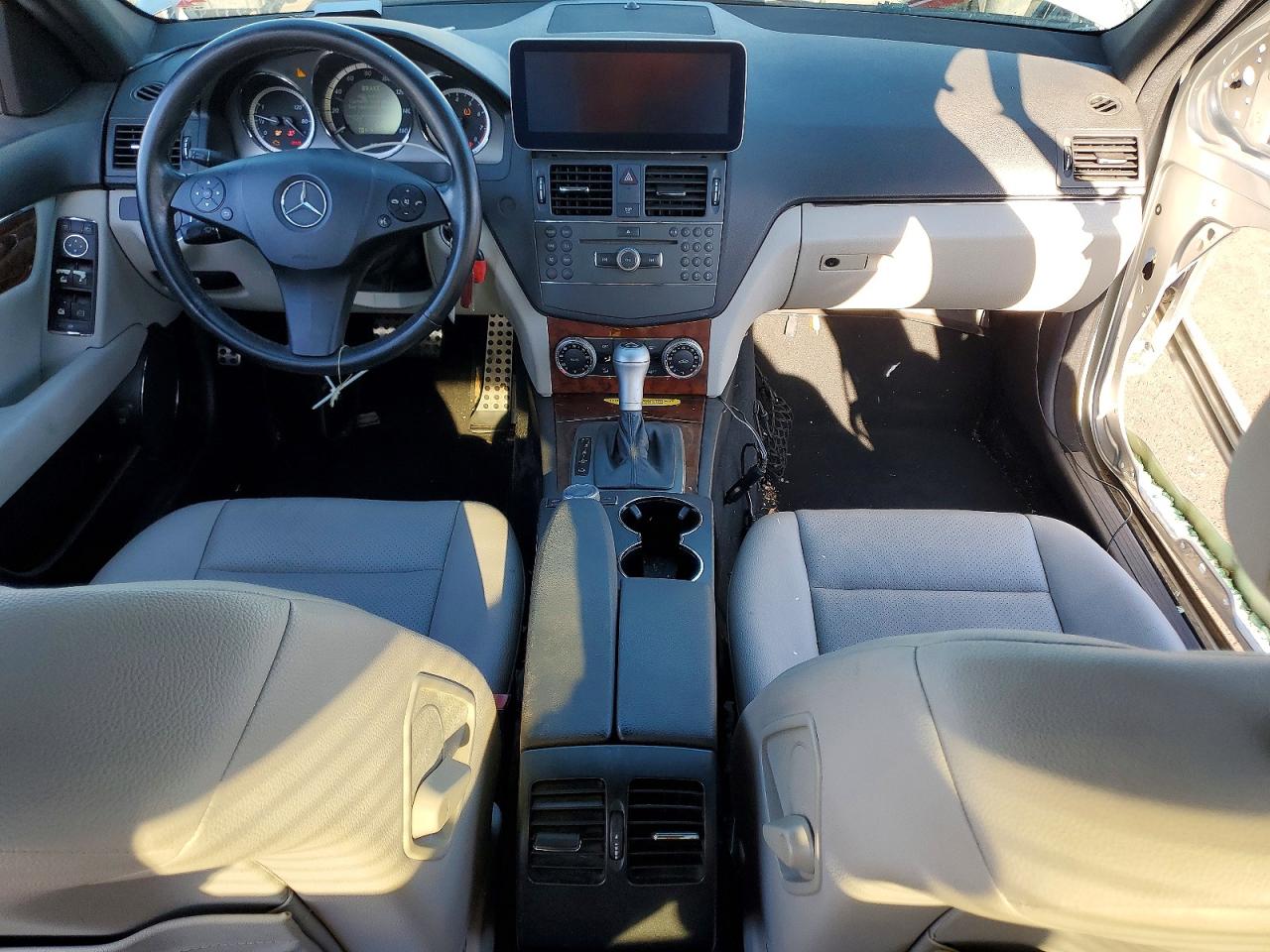 2010 Mercedes-benz C 300 Silver vin: WDDGF5EB4AR117619