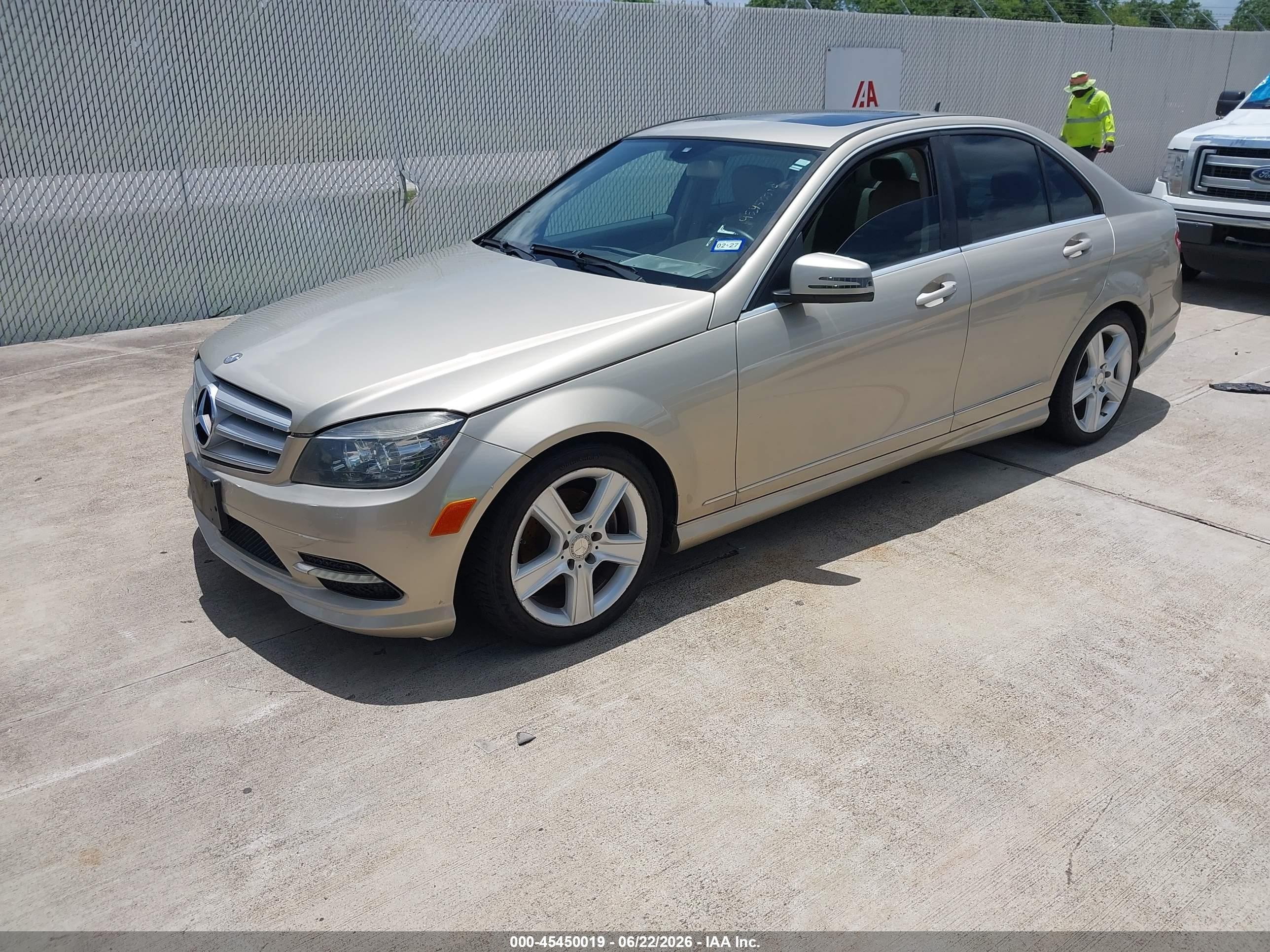 2011 Mercedes-benz C 300 Luxury/sport Gold vin: WDDGF5EB4BF631098