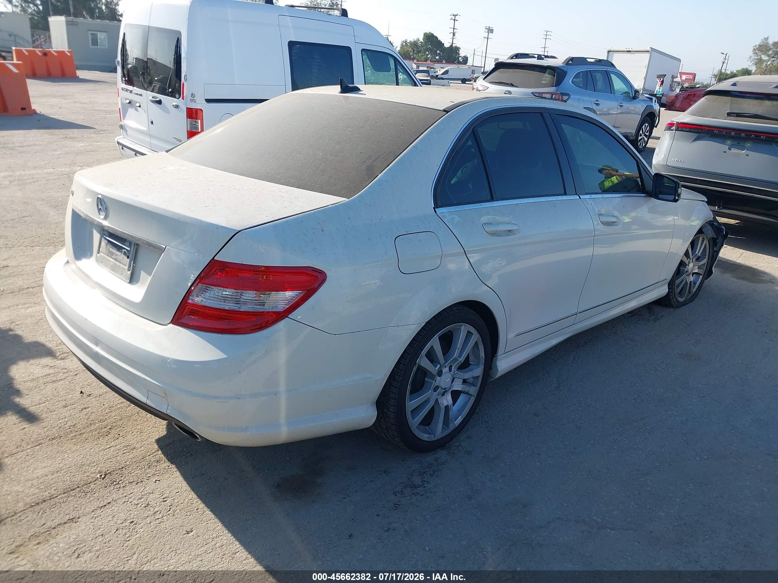 2011 Mercedes-benz C 300 Luxury/sport White vin: WDDGF5EB4BF653568