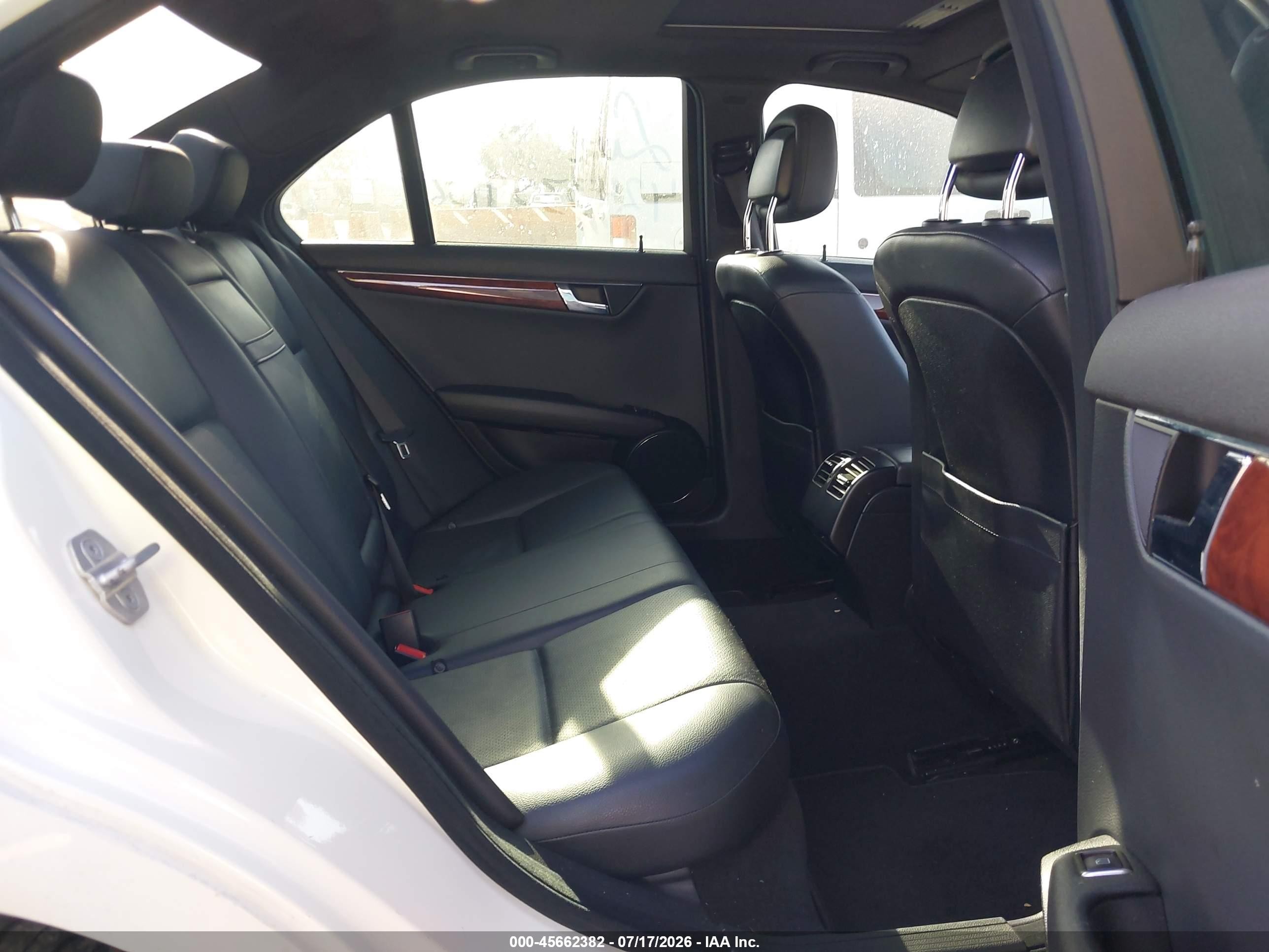 2011 Mercedes-benz C 300 Luxury/sport White vin: WDDGF5EB4BF653568