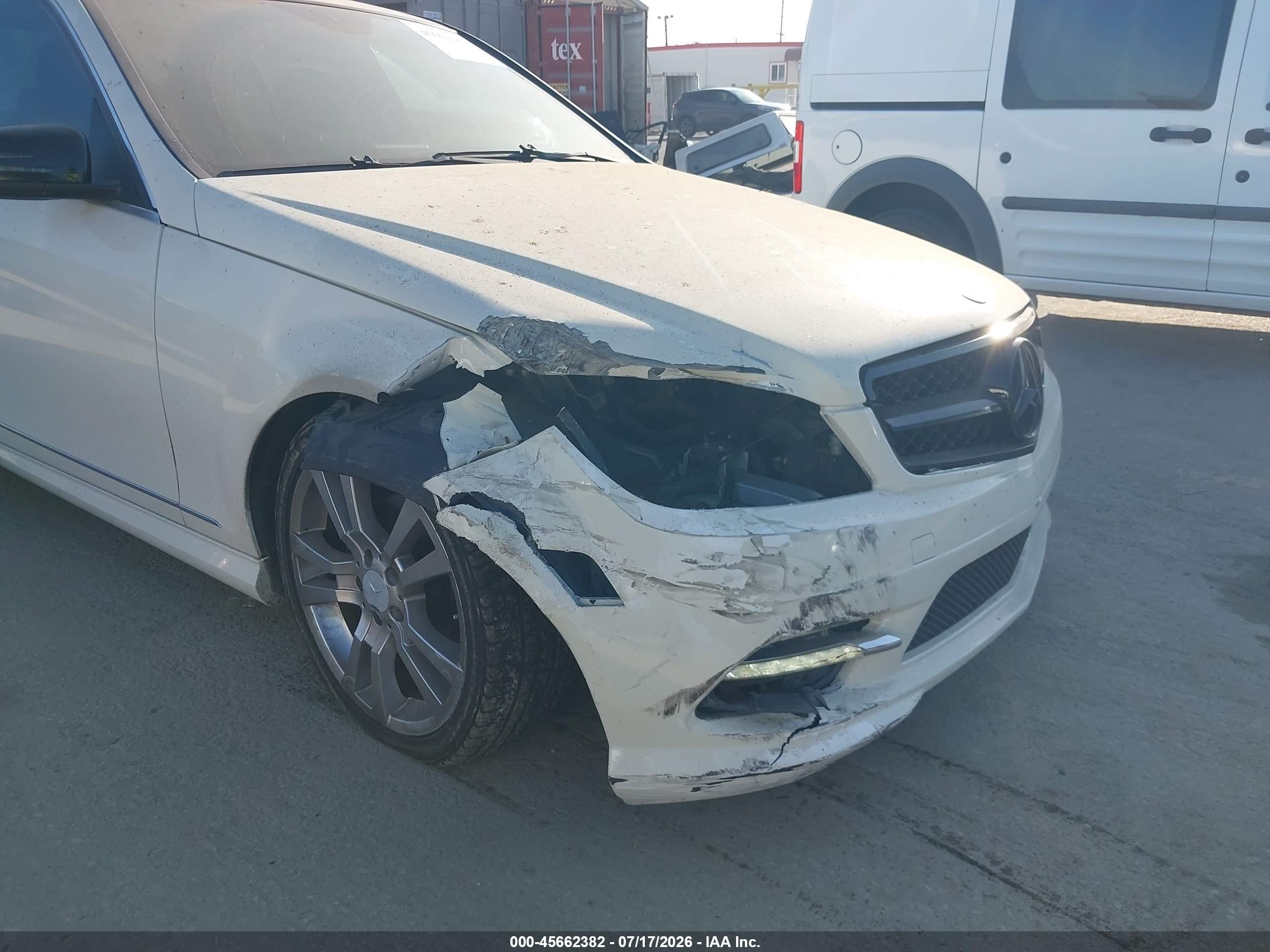 2011 Mercedes-benz C 300 Luxury/sport White vin: WDDGF5EB4BF653568