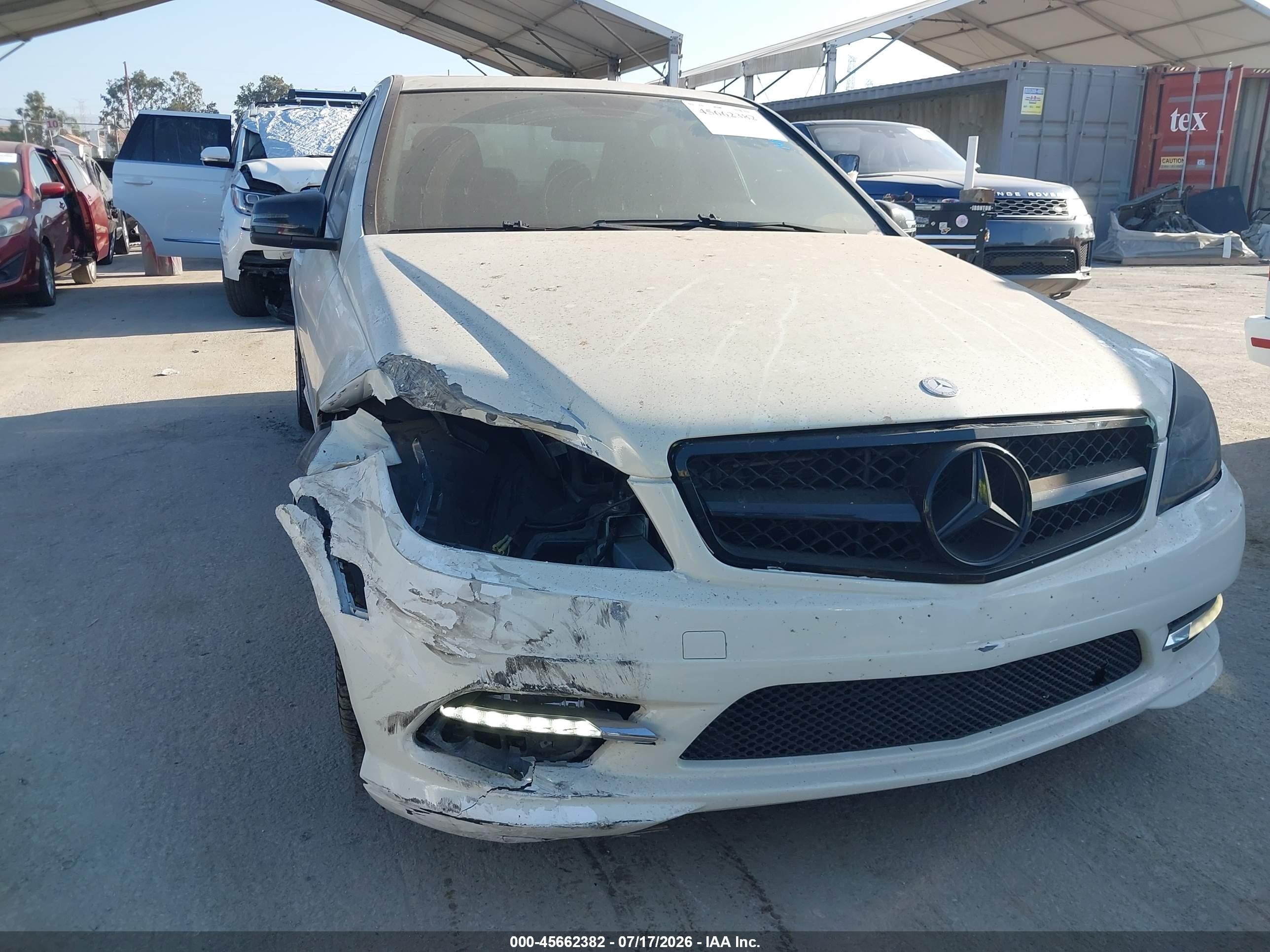 2011 Mercedes-benz C 300 Luxury/sport White vin: WDDGF5EB4BF653568